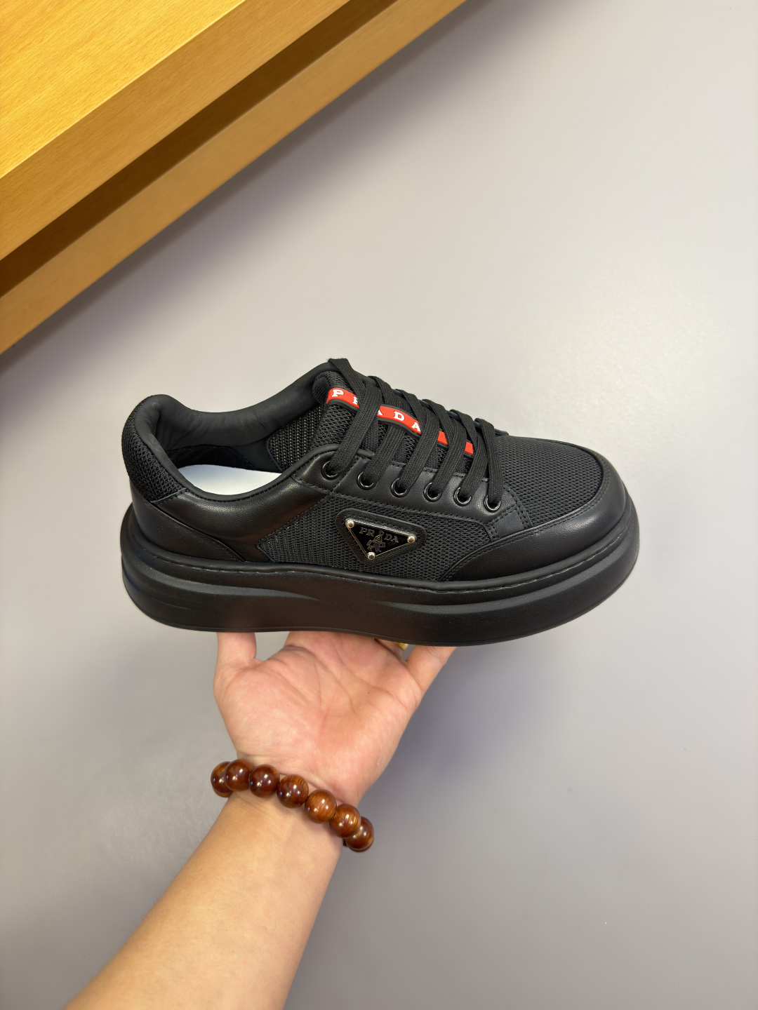 PRADA 프라다 나파 가죽 & 캔버스 스니커즈 신발