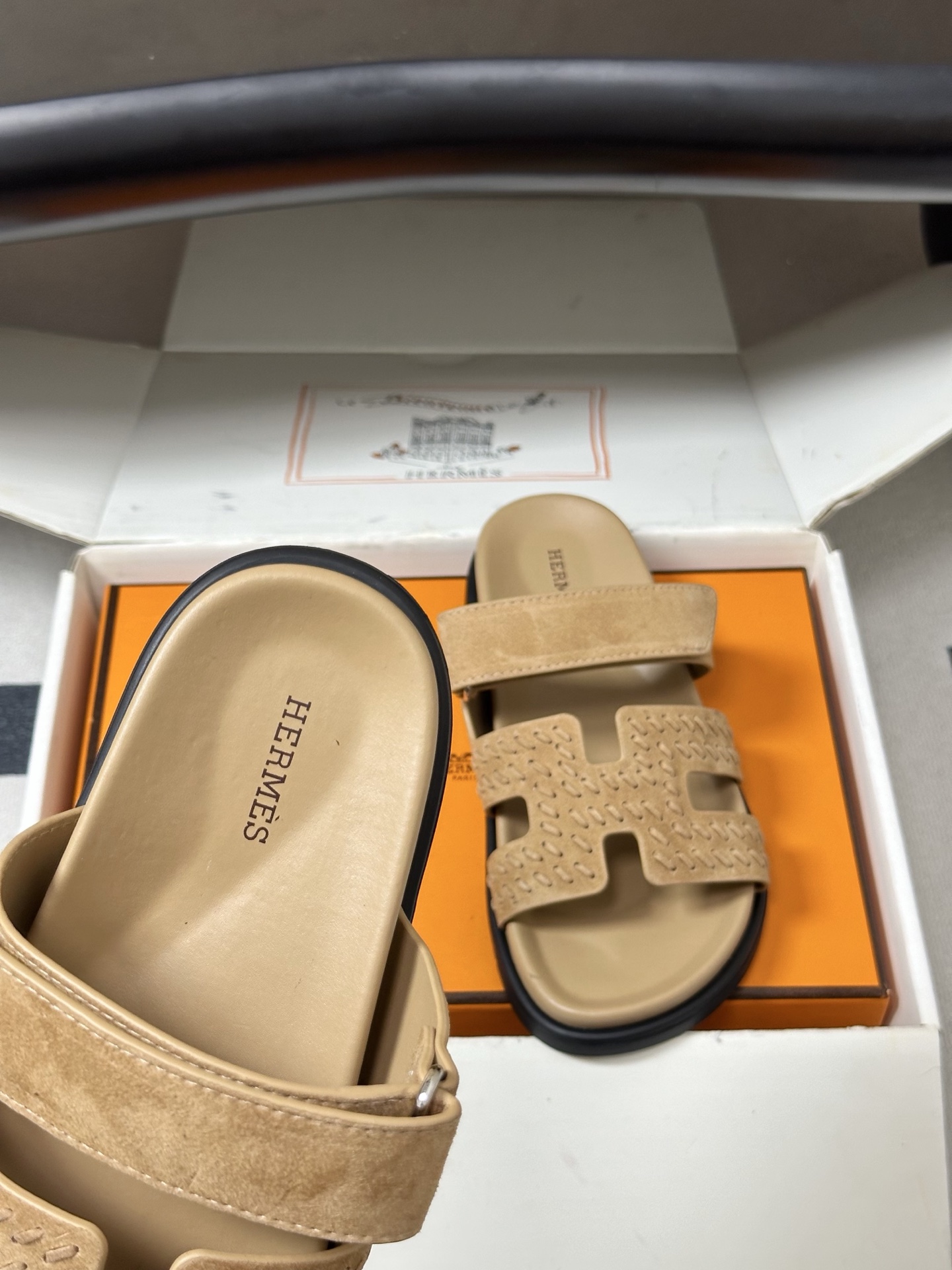 에르메스(HERMES) 로고 위빙 벨크로 슬리퍼 신발