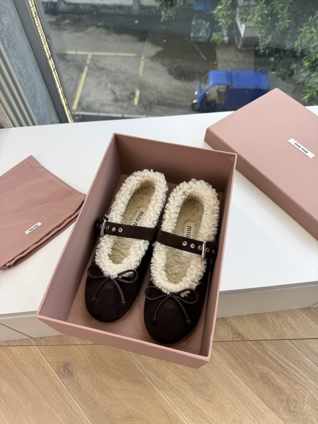 미우미우(MIU MIU) 털신 메리제인 발레 플랫 신발