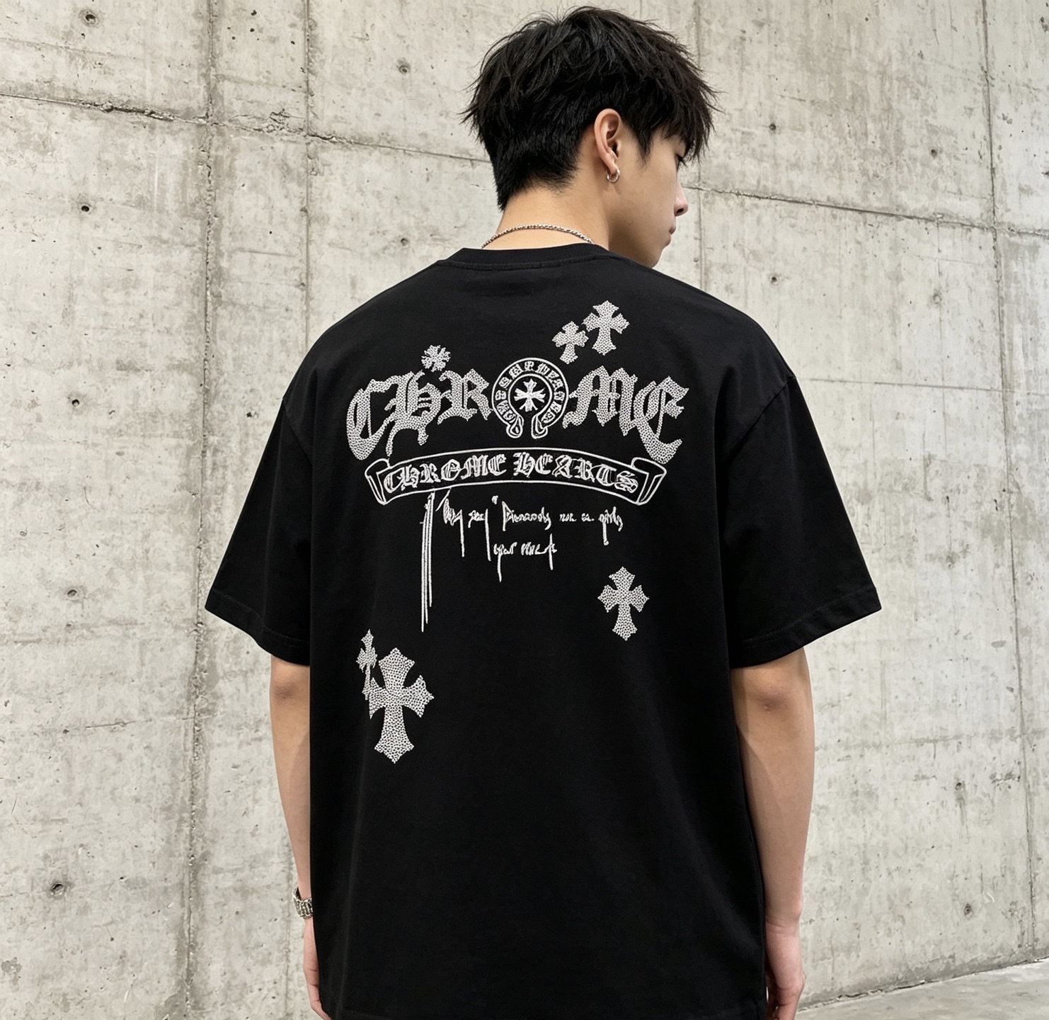 크롬하츠(CHROME HEARTS) 고딕 자수 반팔 티셔츠 의류