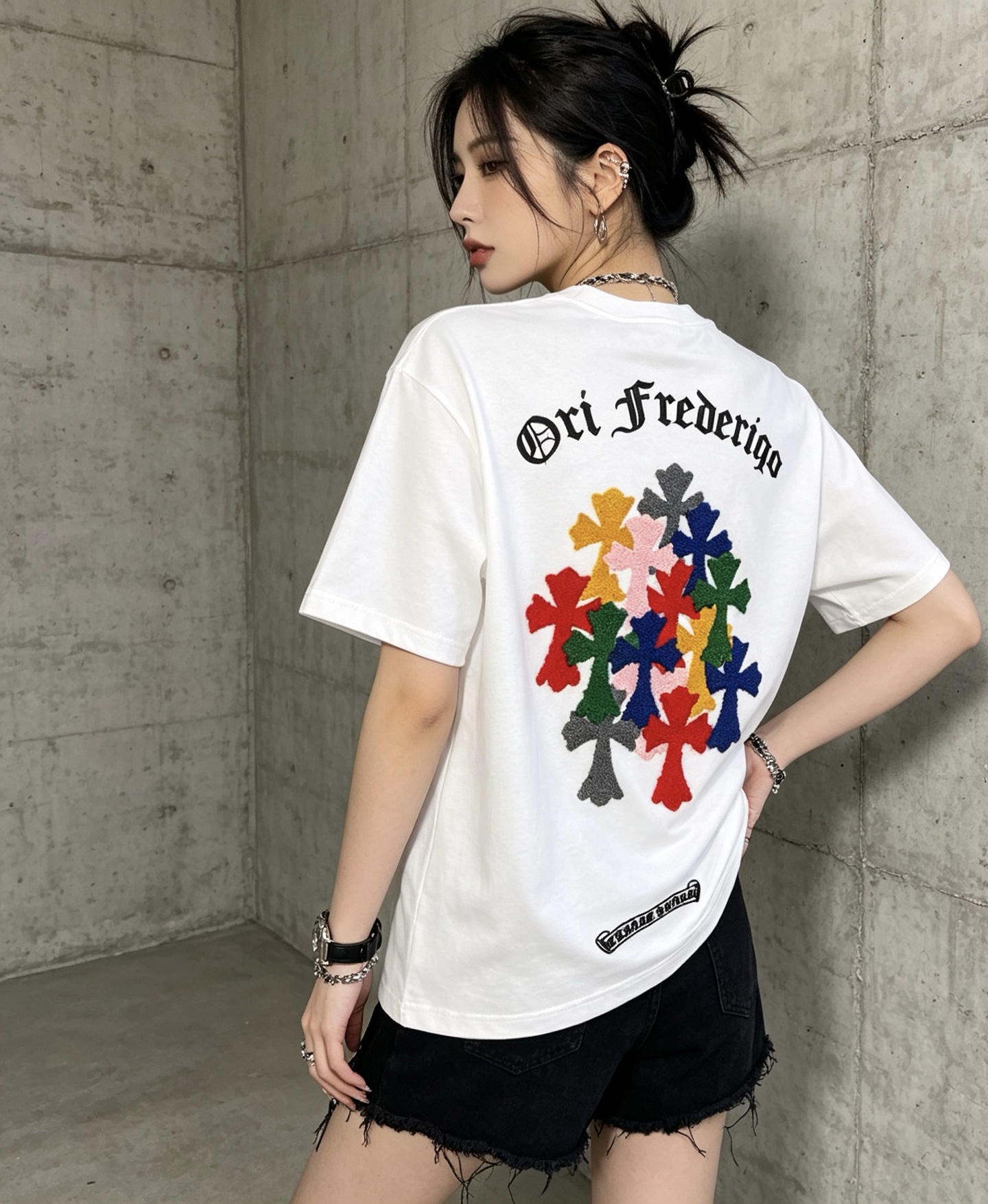 크롬하츠(CHROME HEARTS) 컬러 십자가 자수 반팔 티셔츠 의류