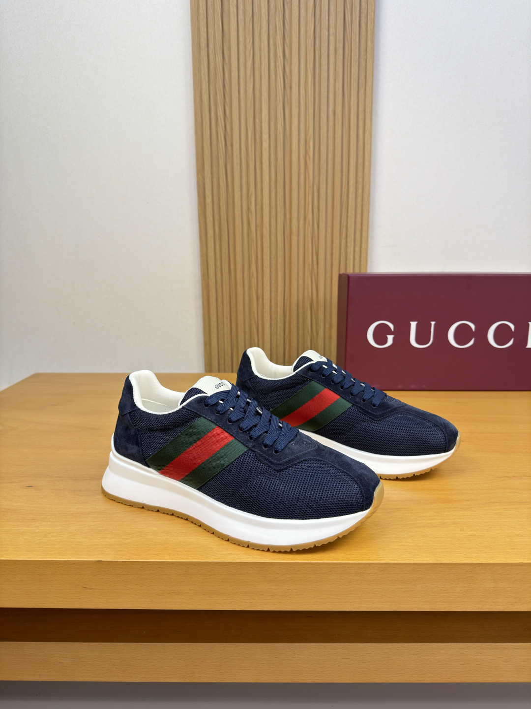 [Gucci] 구찌 프리미엄 스웨이드 & 메쉬 웹 스니커즈 신발 복제