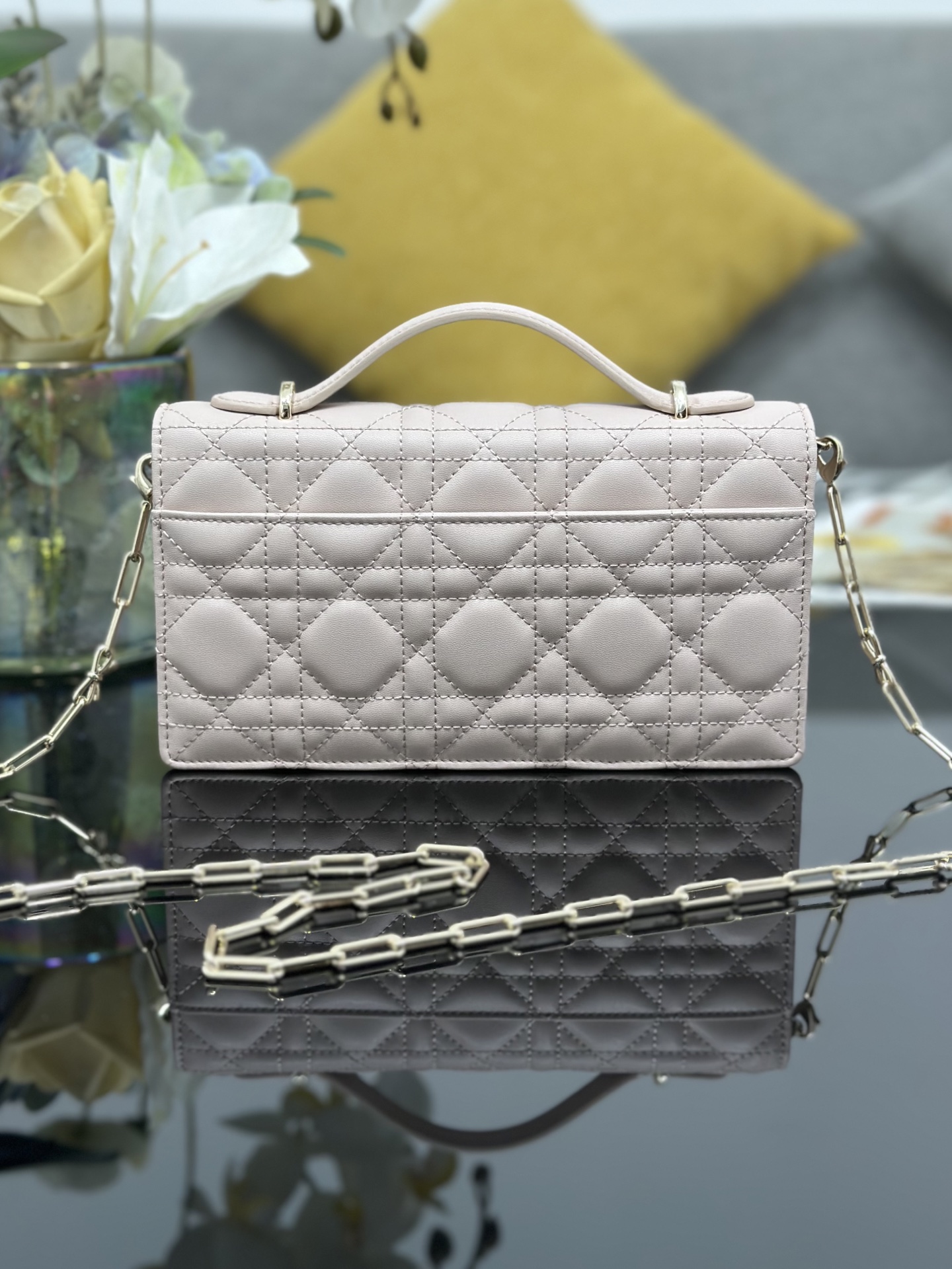 [Dior] 디올 미스 디올(Miss Dior) 보우 램스킨 탑핸들 체인 파우치 (WOC) 가방