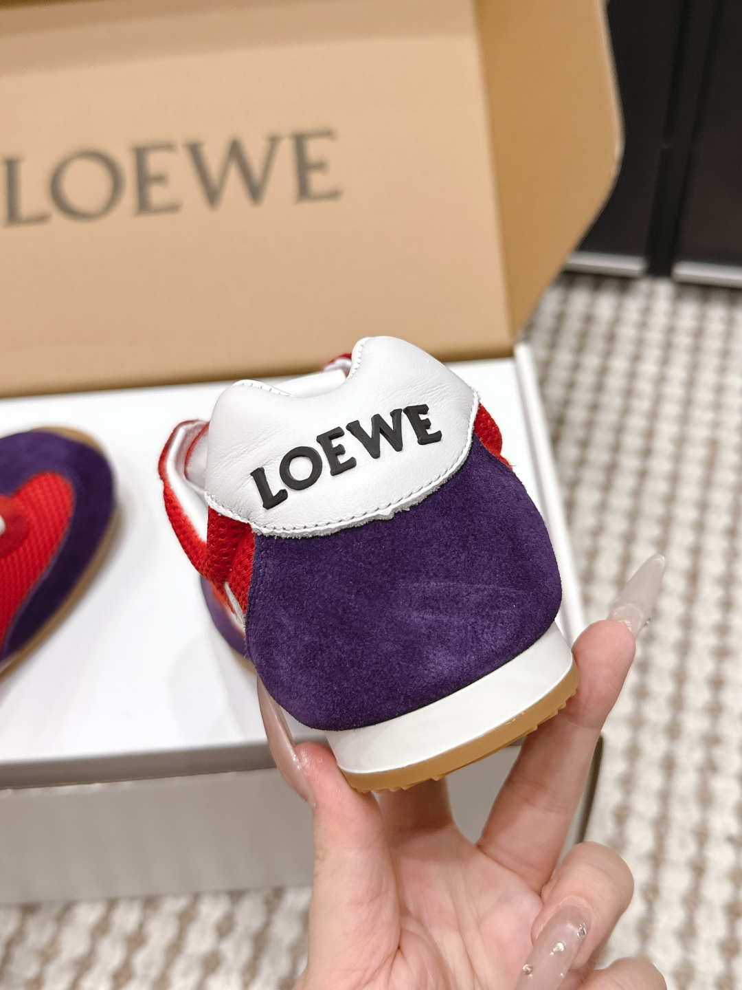 로에베(LOEWE) 스웨이드 메시 러너 스니커즈 신발
