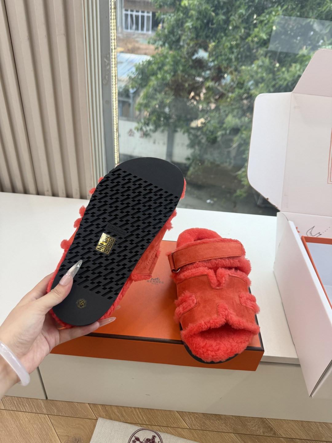 에르메스(HERMES) 시어링 퍼 뮬 슬리퍼 신발