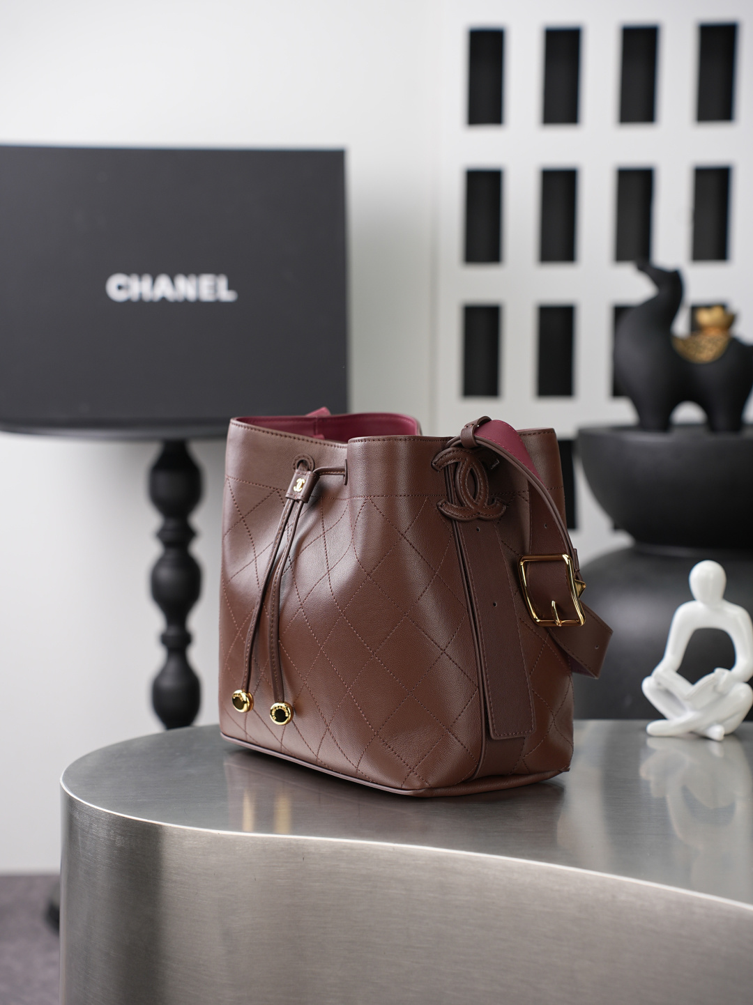 CHANEL 샤넬 26B 램스킨 버킷백 (라지) 가방 / 6584