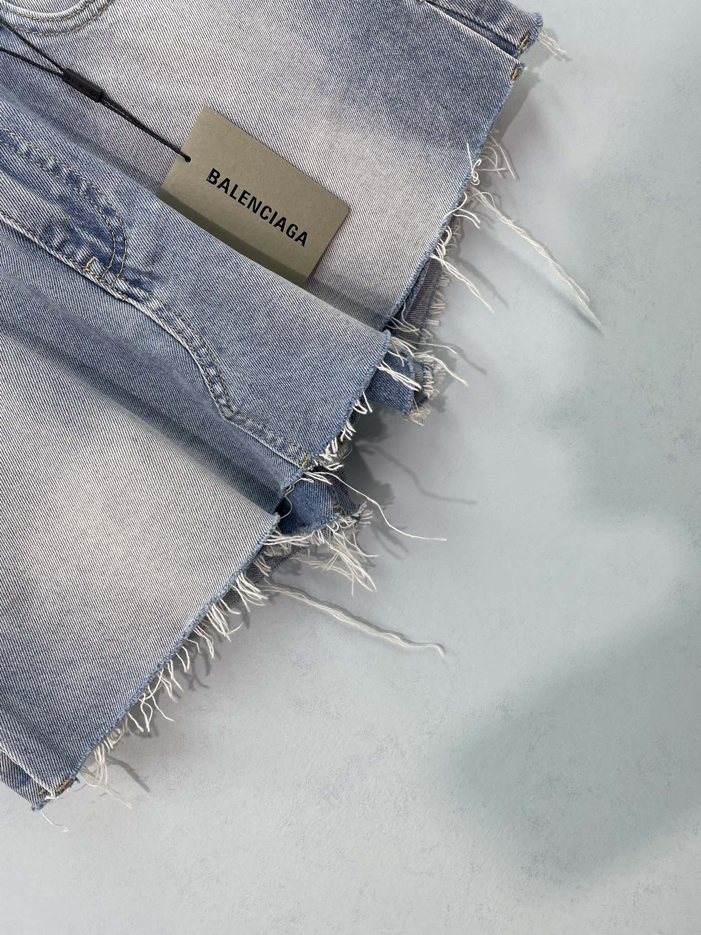[Balenciaga] 발렌시아가 뉴 시즌 빈티지 워싱 데님 쇼츠 숏 팬츠 바지 의류