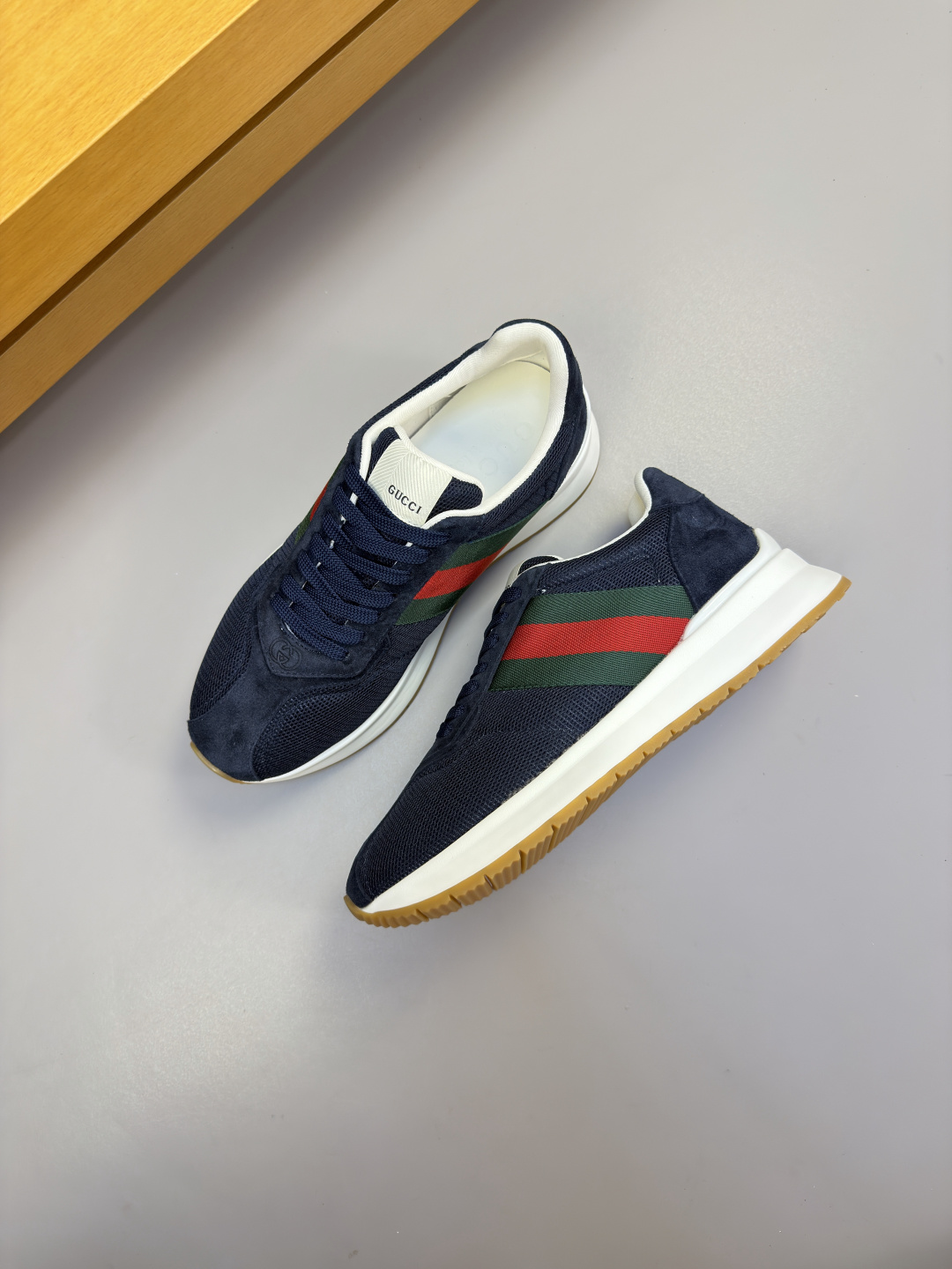 [Gucci] 구찌 프리미엄 스웨이드 & 메쉬 웹 스니커즈 신발 복제