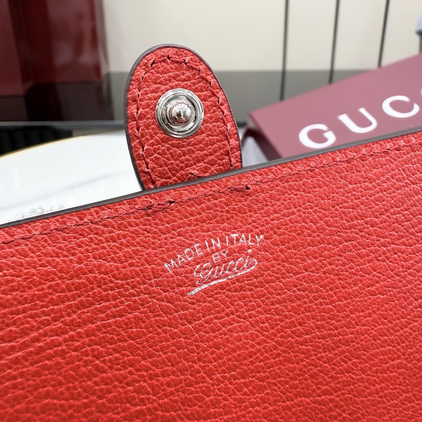 [Gucci] 구찌 26SS Jackie 재키 1961 레더 체인 월렛 (WOC - 브라이트 레드) 지갑
