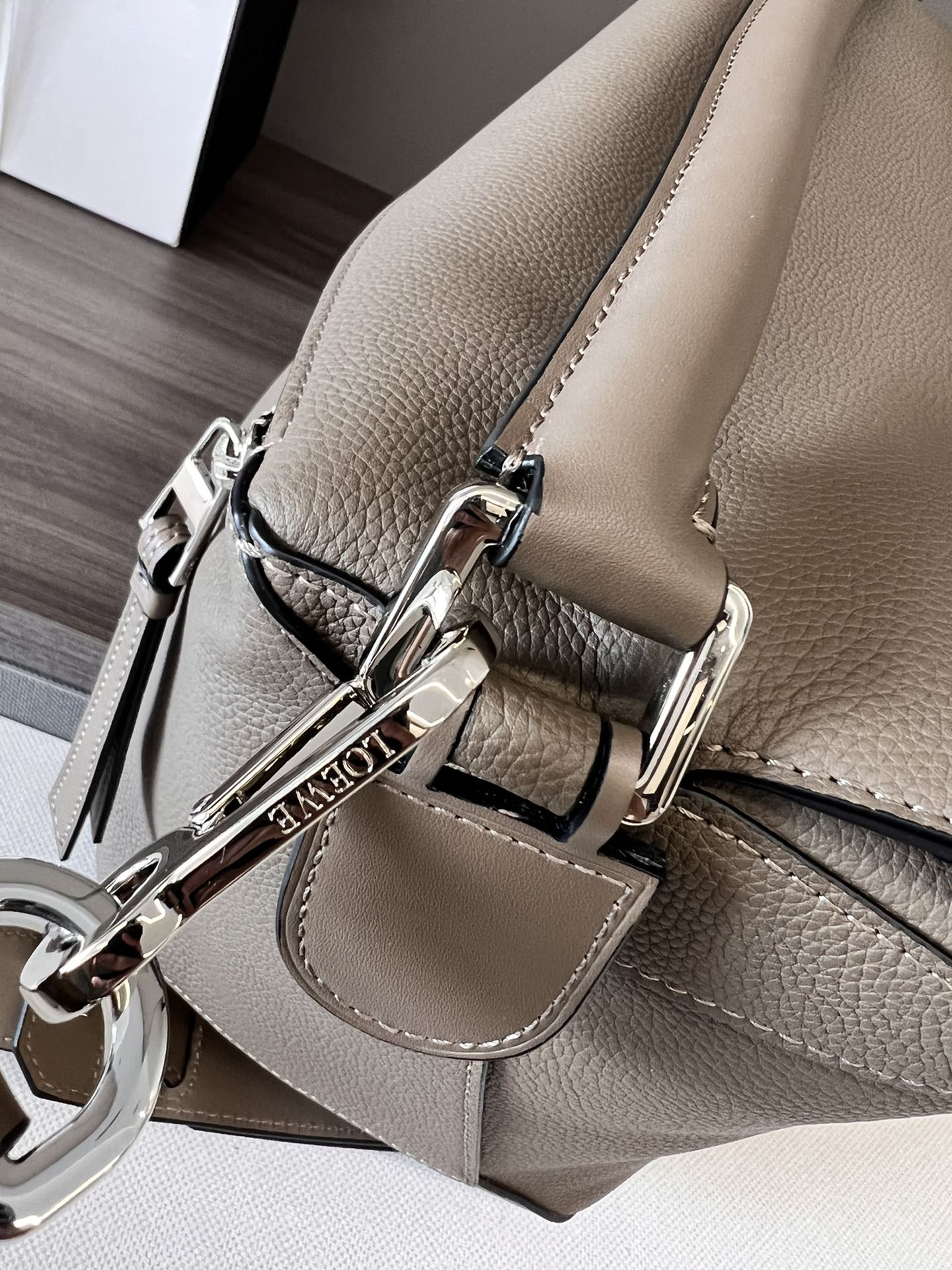 Loewe Puzzle Edge 로에베 퍼즐 라지 백 가방
