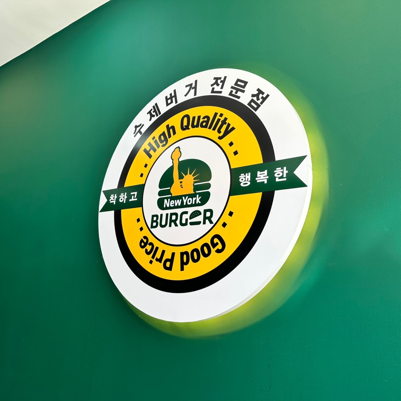 f4e41bffe803c.jpg
