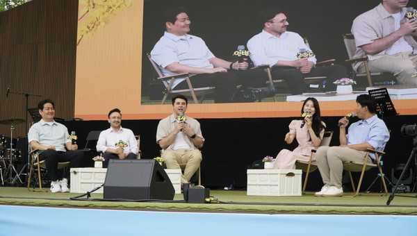 22일 K가족을 주제로 한 토크콘서트 진행 모습