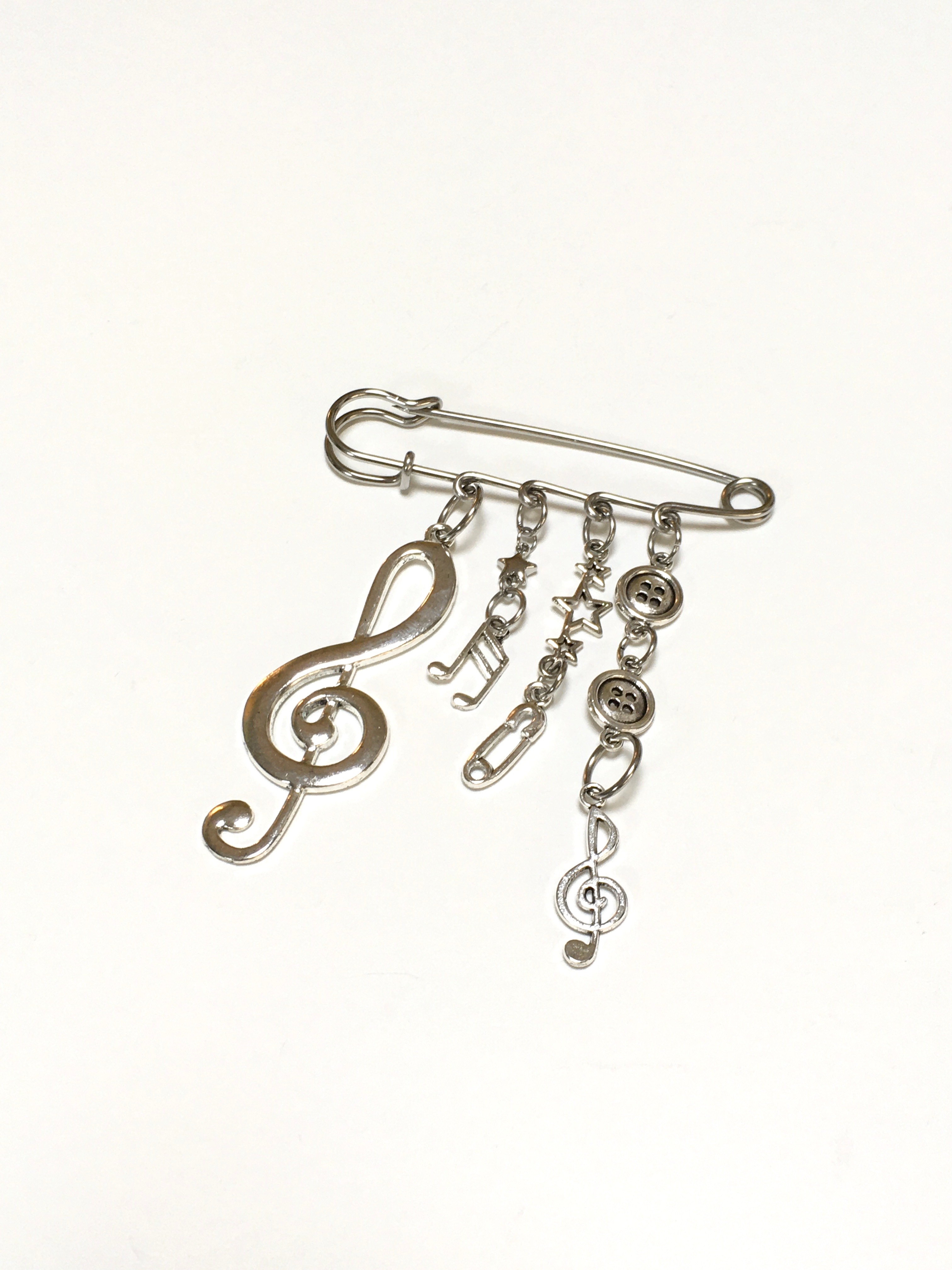 Melody brooch