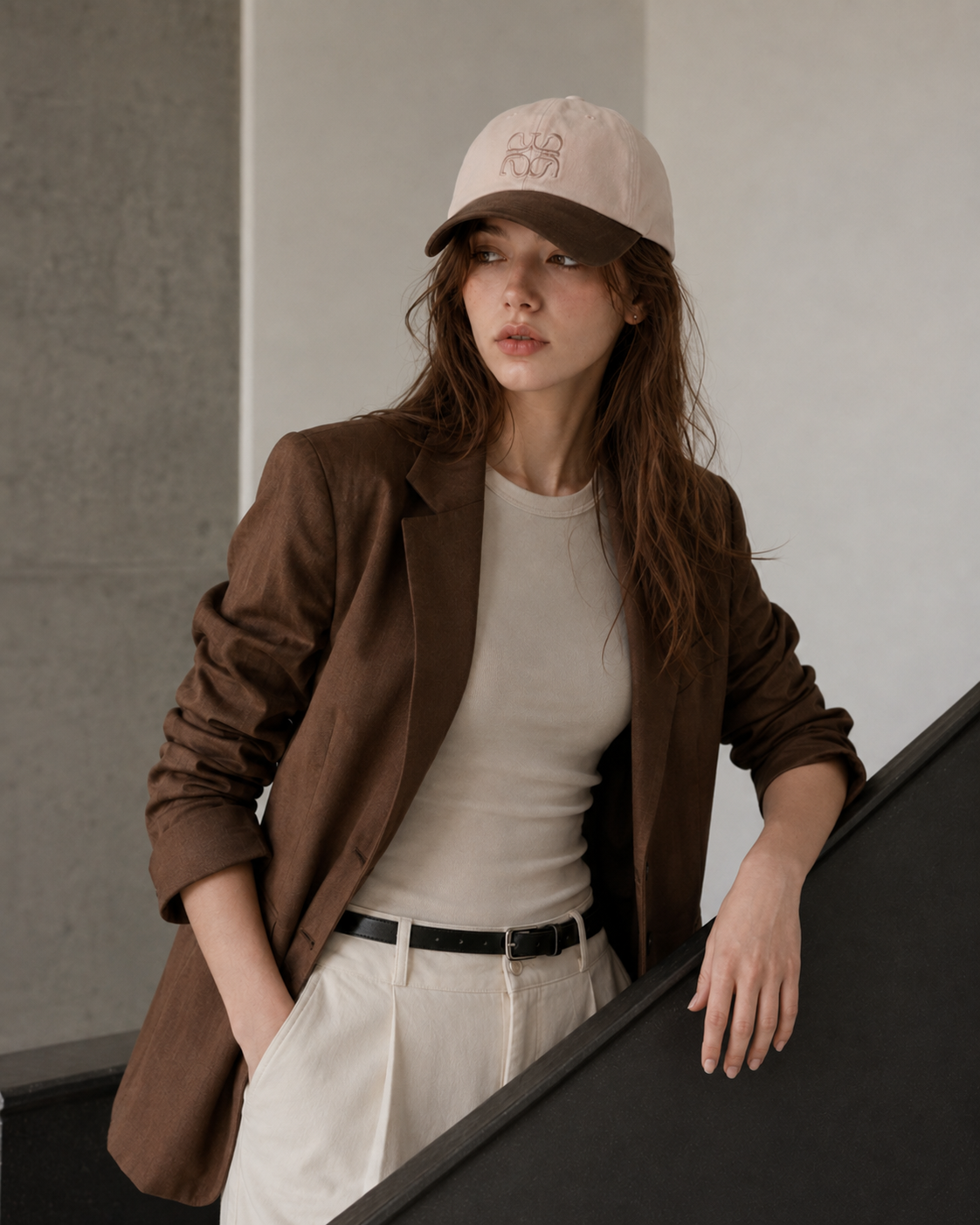 Avivere logo suede babypink brown