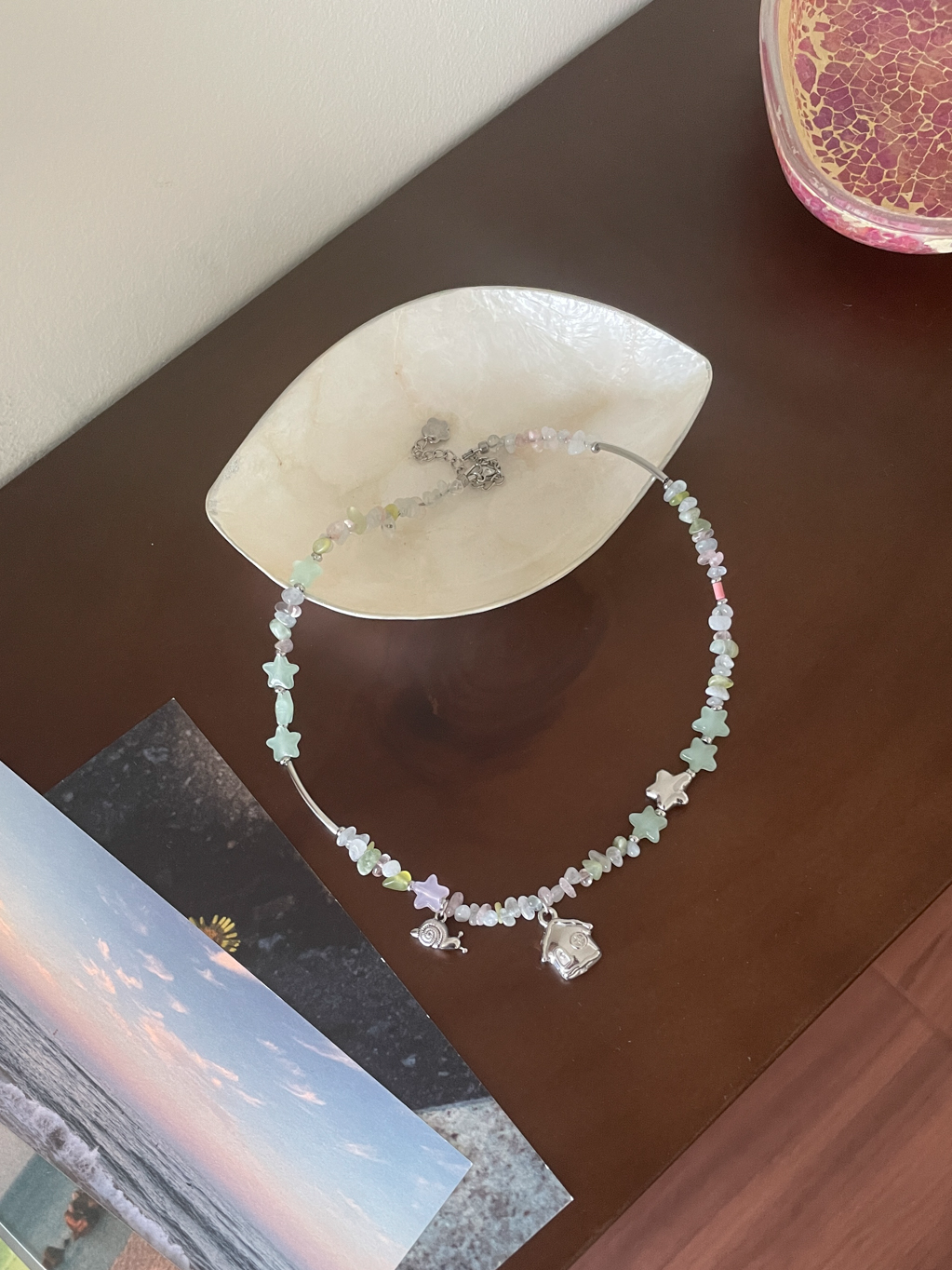 달팽이는 집에 가고싶어 gemstone necklace