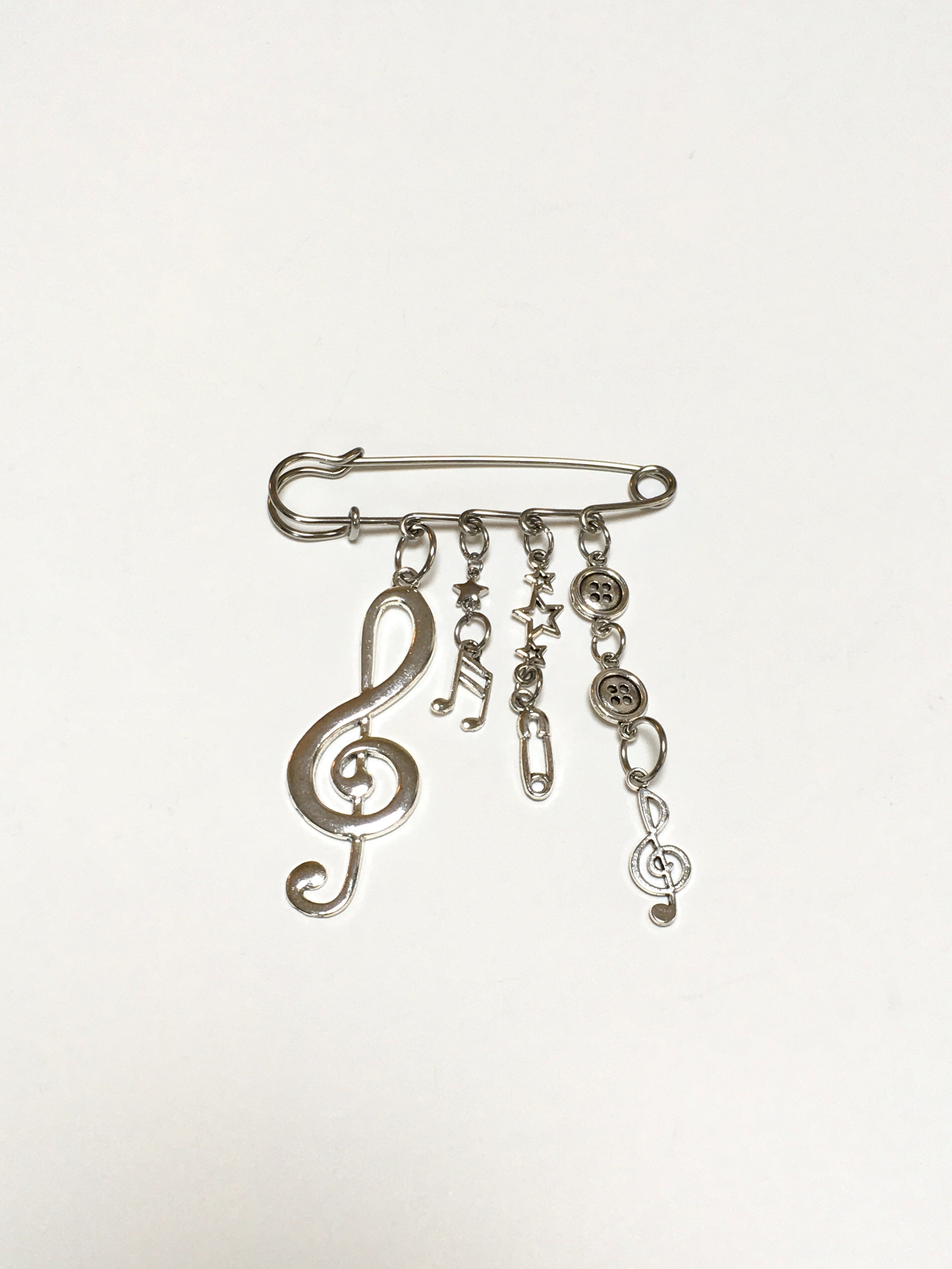Melody brooch