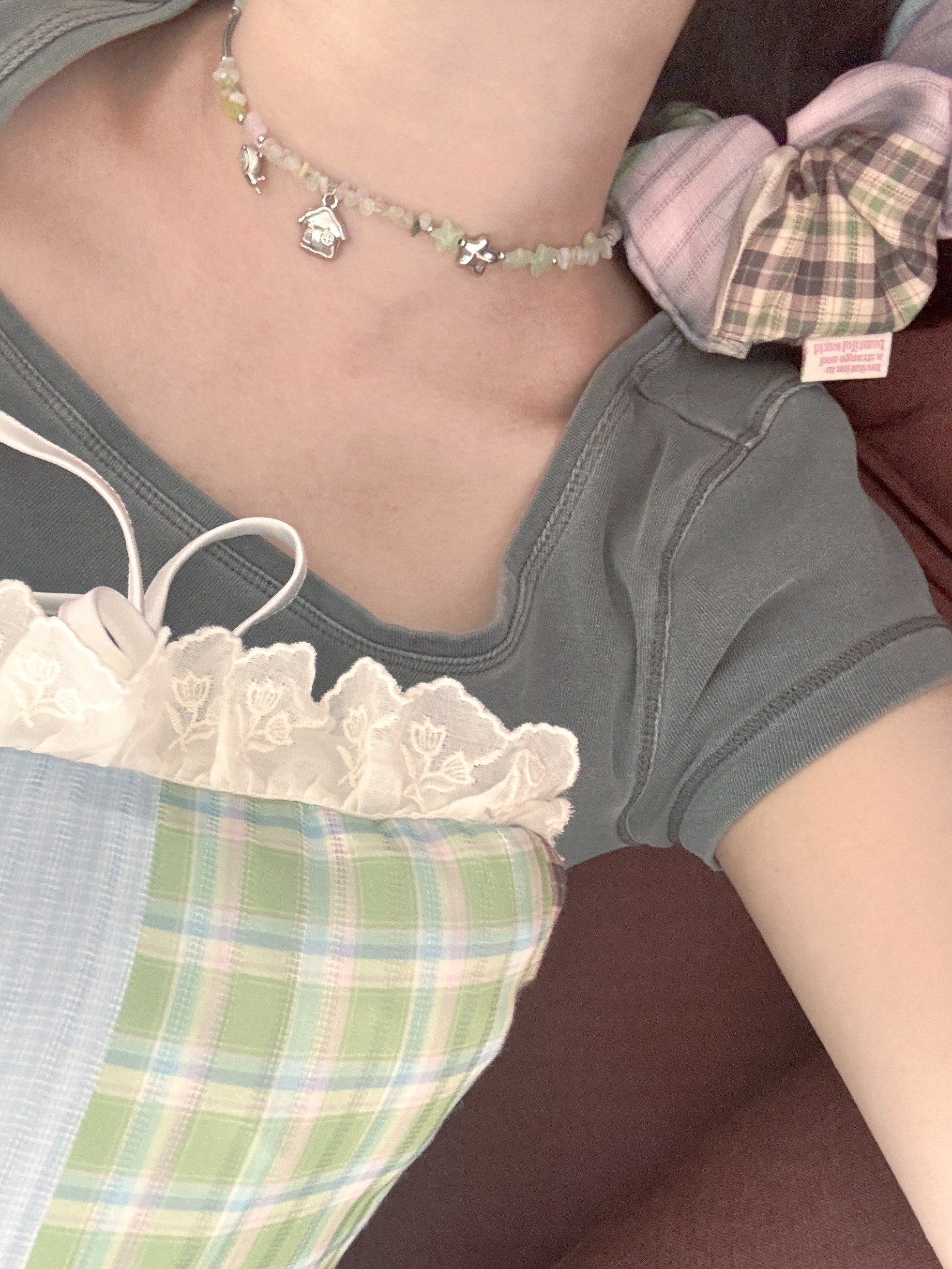 달팽이는 집에 가고싶어 gemstone necklace