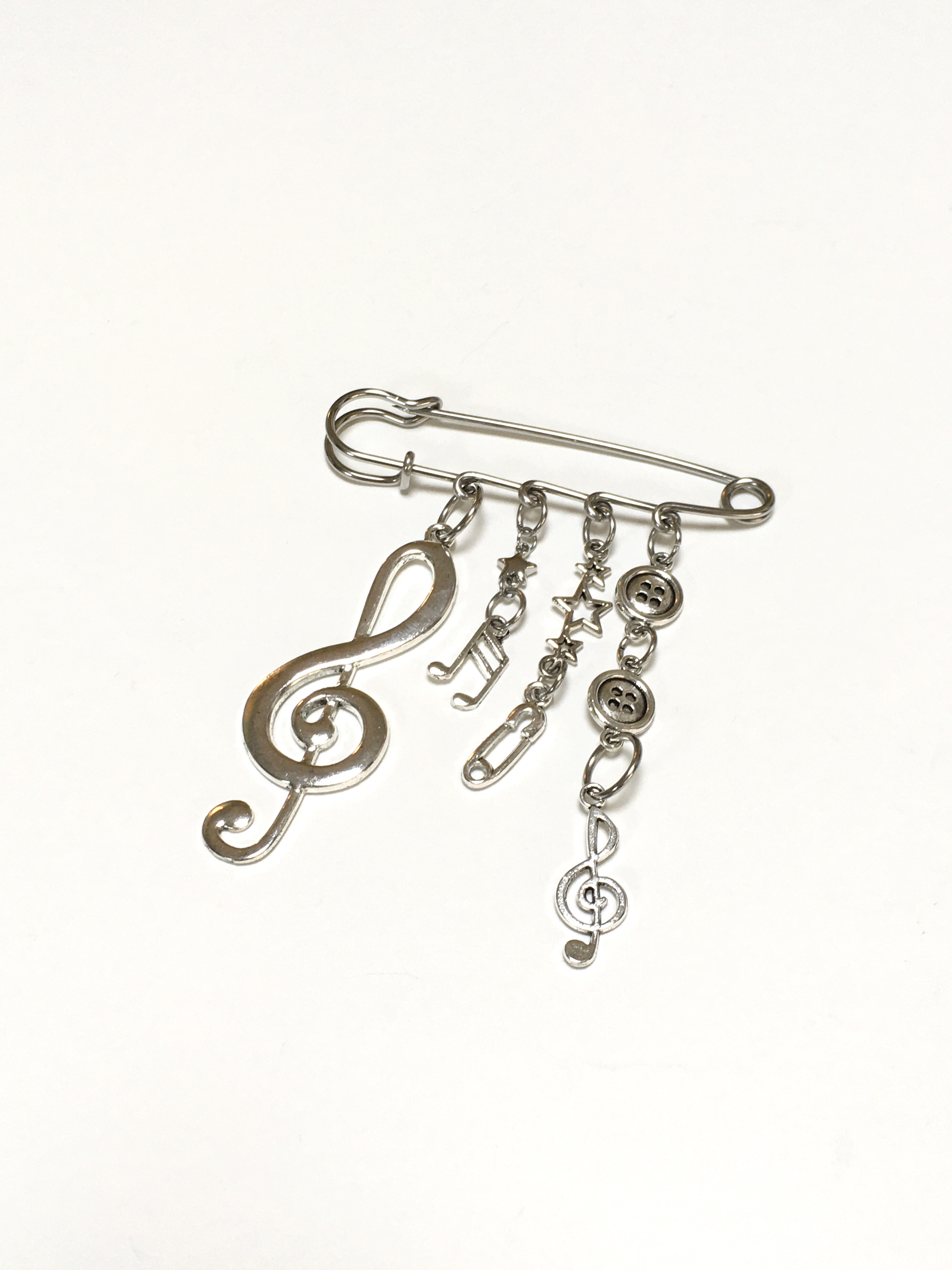 Melody brooch
