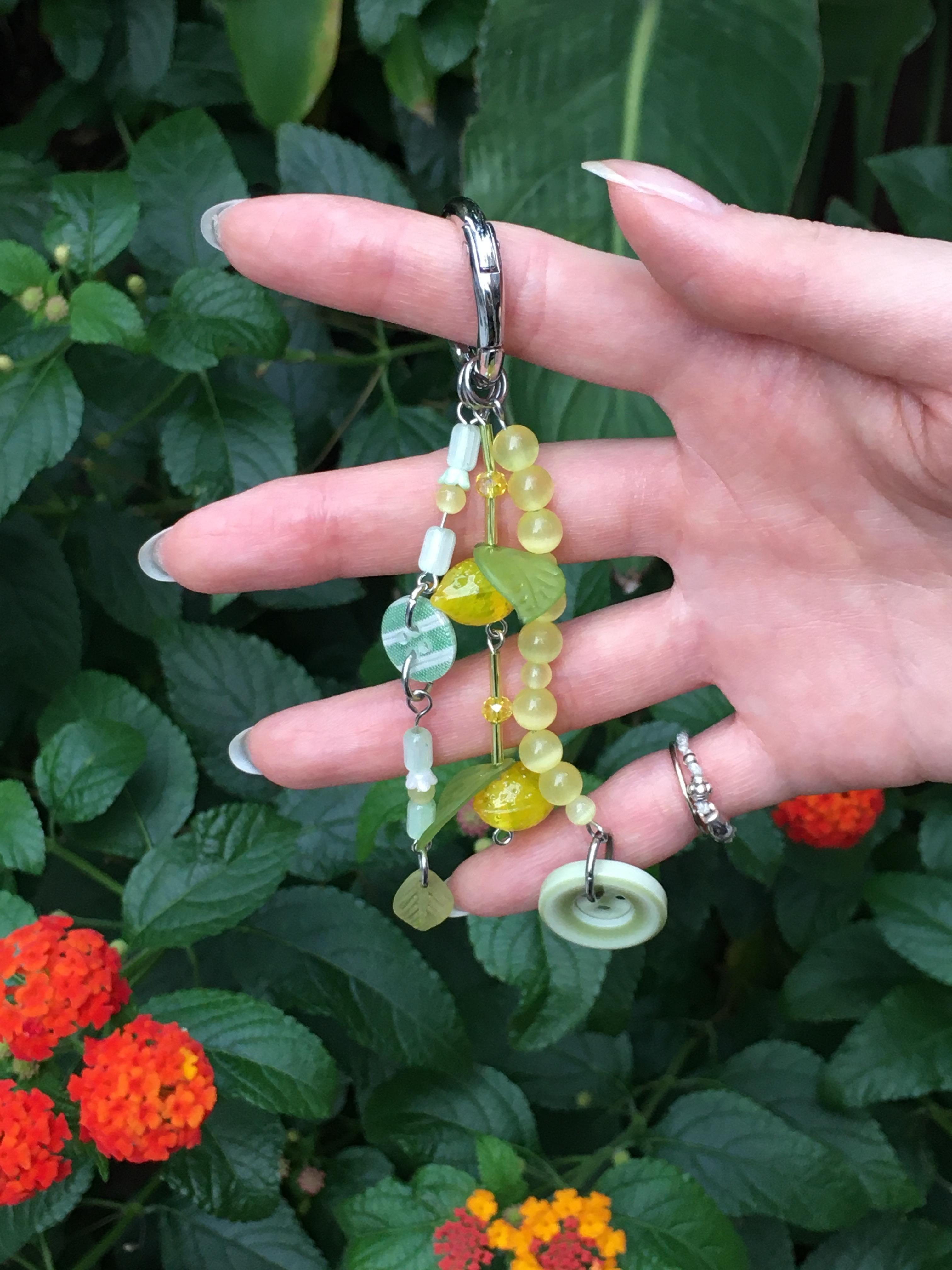 Lemon green tea keyring