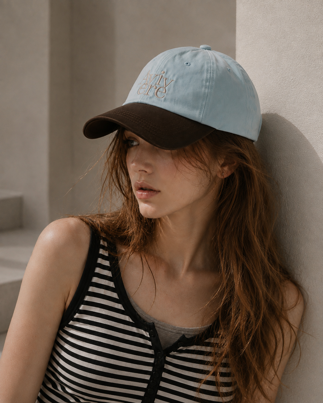 Avivere lettering cap light blue brown