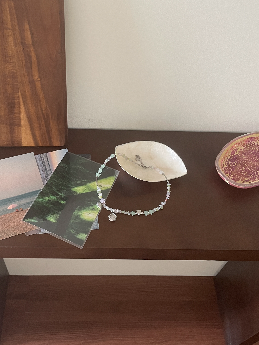 달팽이는 집에 가고싶어 gemstone necklace