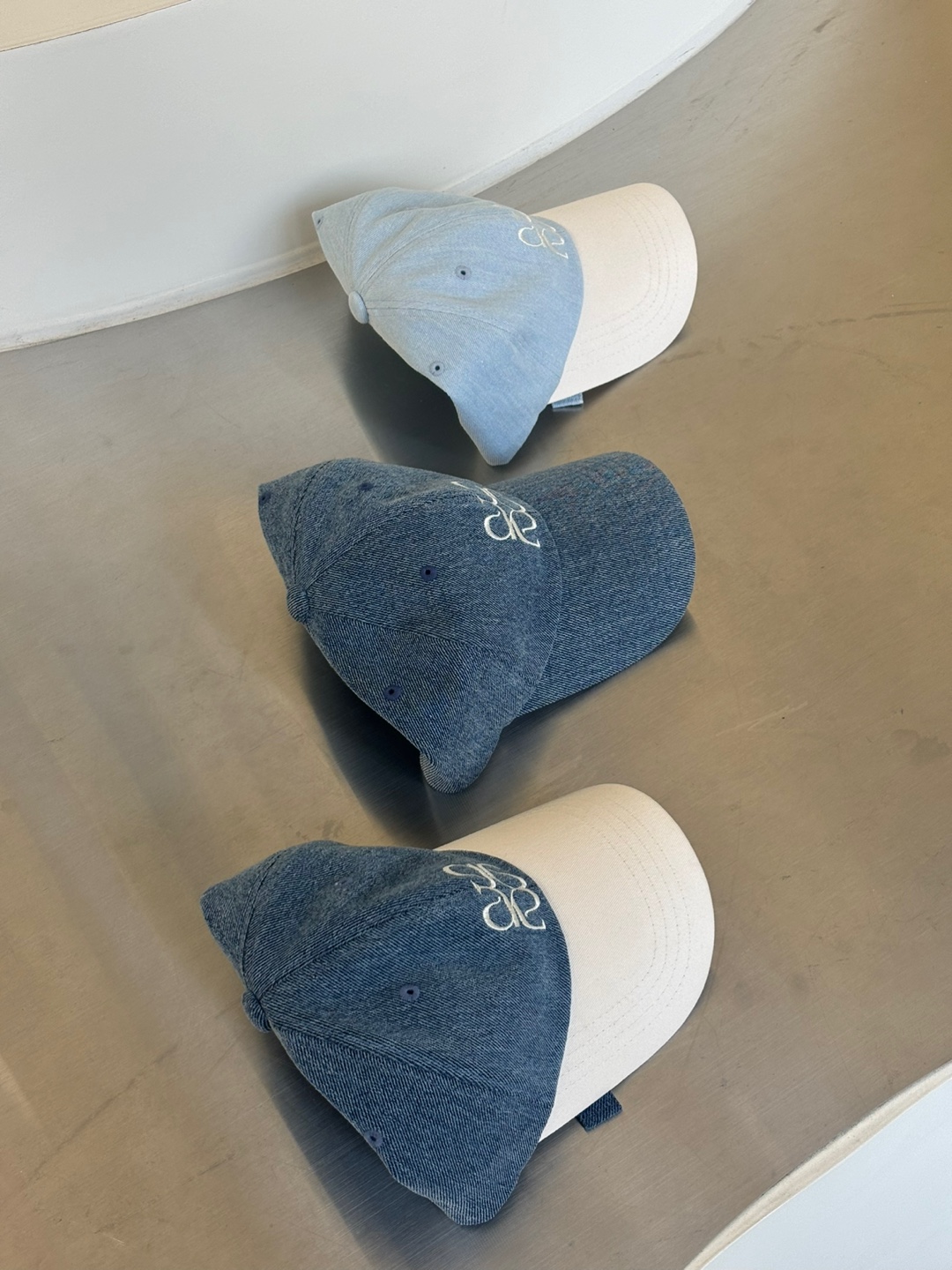 Avivere logo mid denim