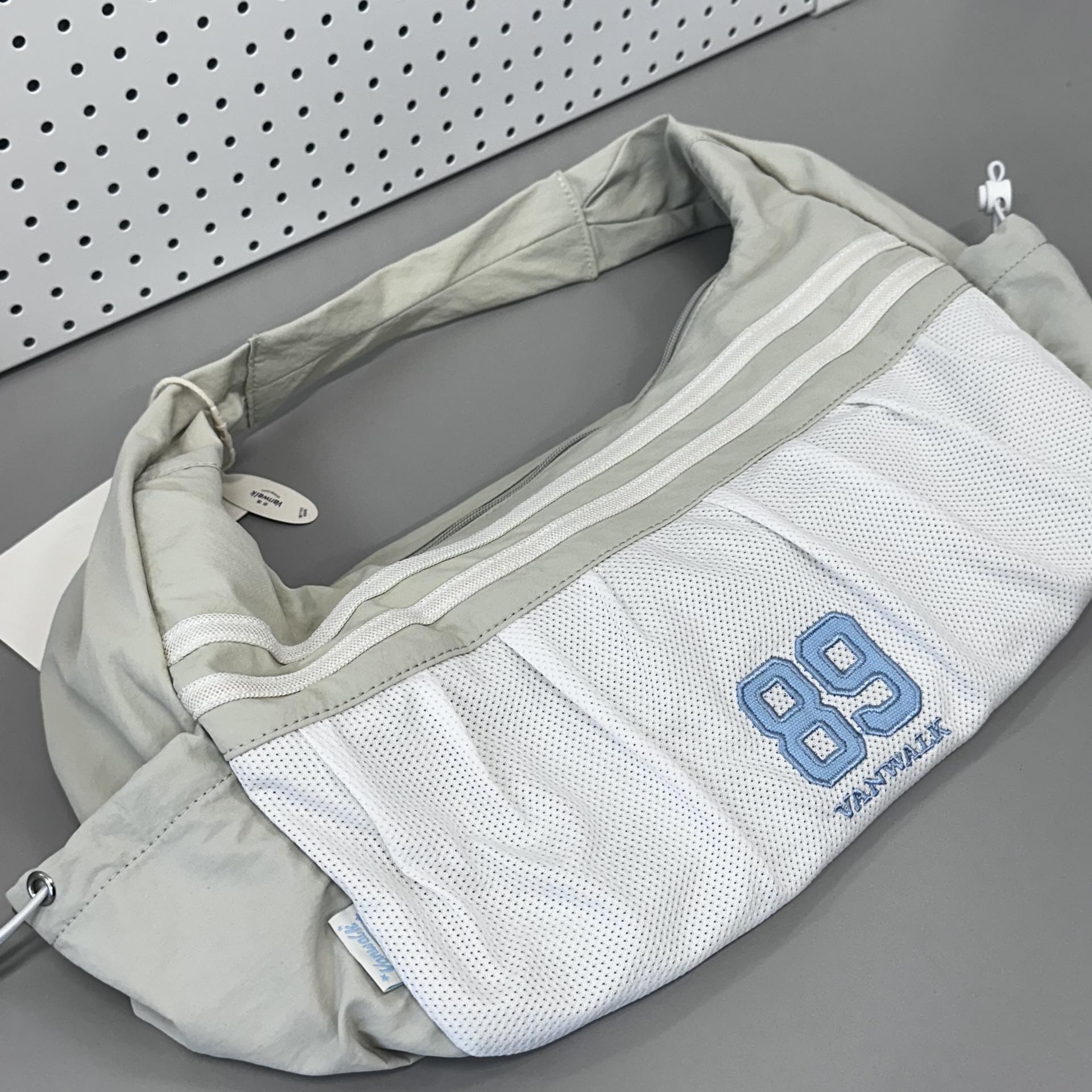 [SAMPLE SALE] 하이크 트레이닝 가방 / 화이트