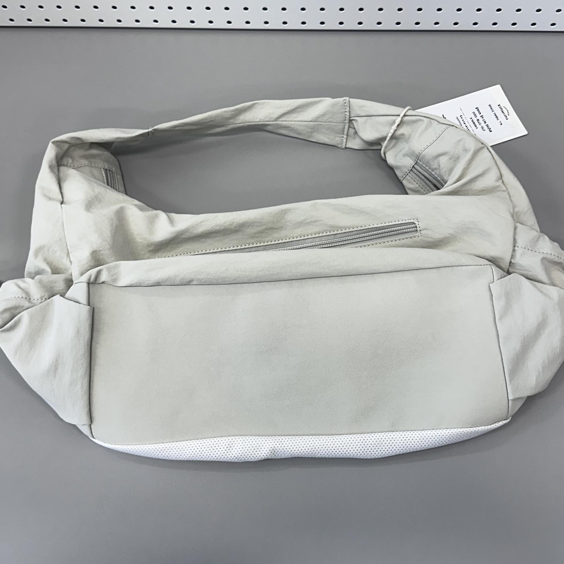 [SAMPLE SALE] 하이크 트레이닝 가방 / 화이트