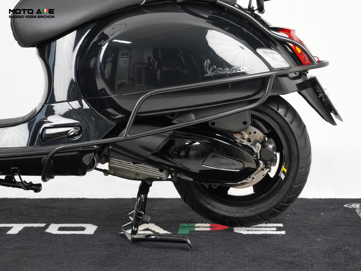 2023 베스파 GTS300 슈퍼테크 블랙