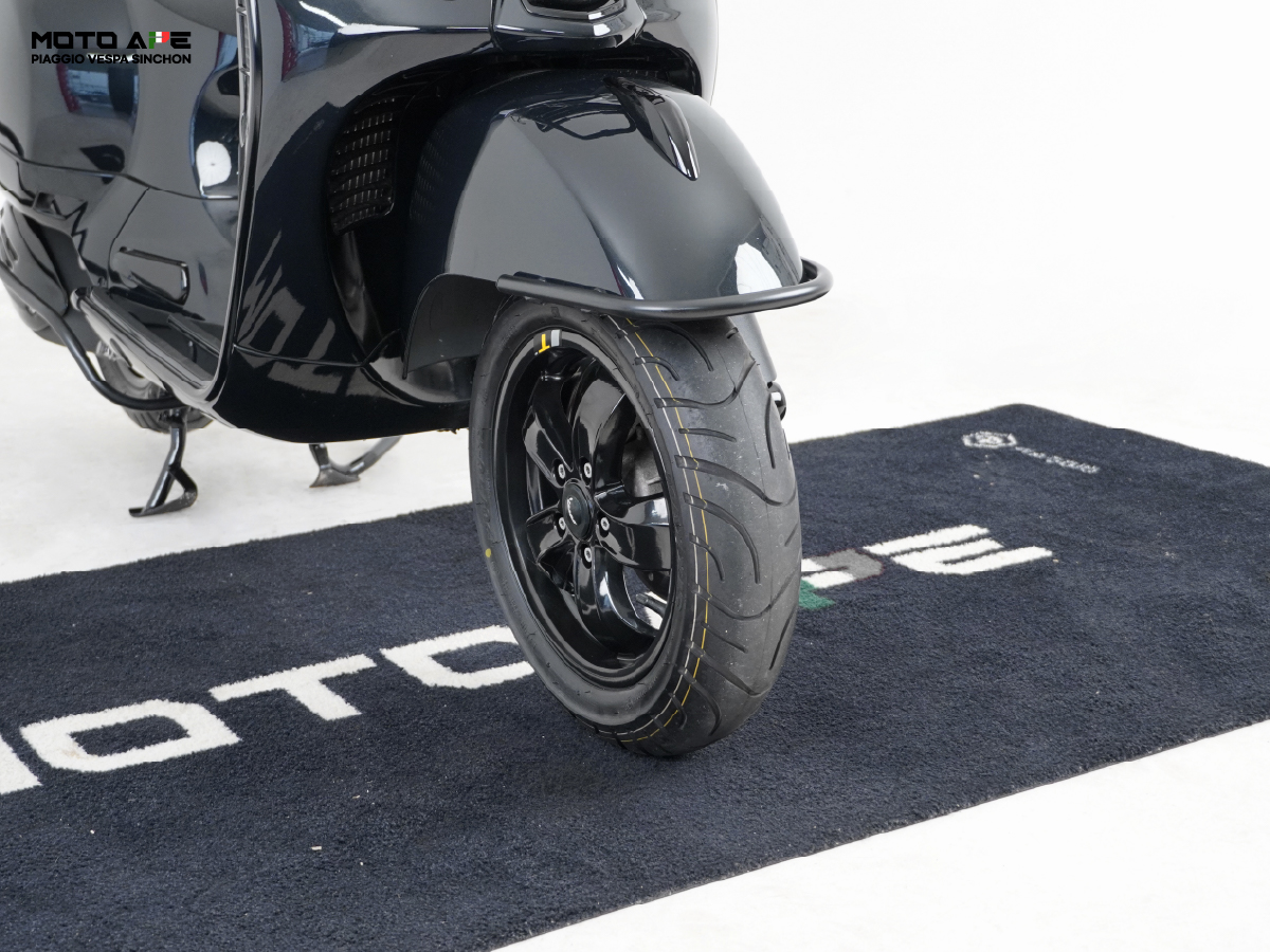 2023 베스파 GTS300 슈퍼테크 블랙