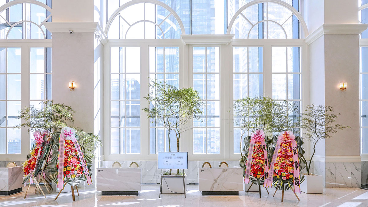 까사그랑데 센트로 웨딩홀 에떼르노홀 로비