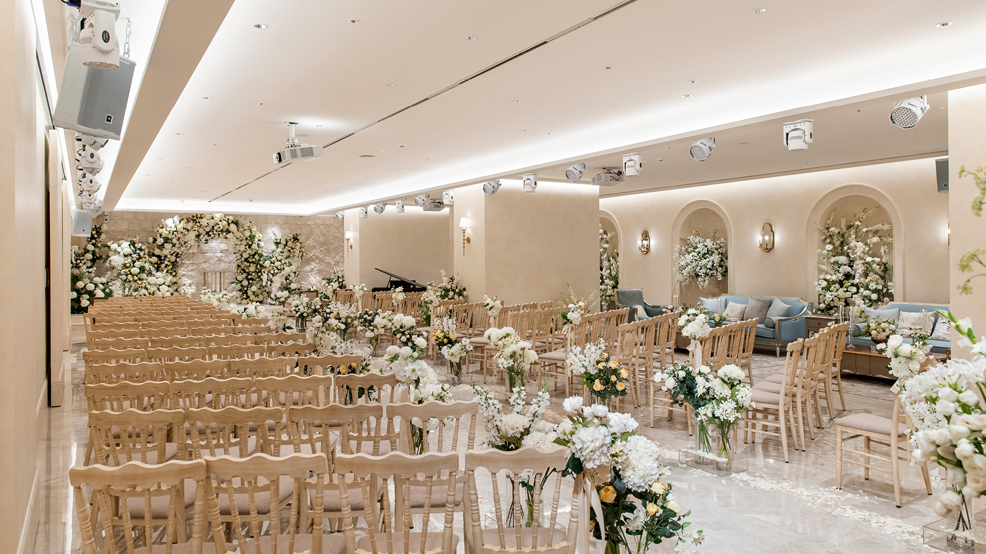 하우스오브더라움 웨딩홀 아마리스홀 하객과 버진로드 전체