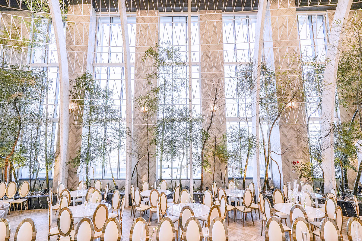 까사그랑데 센트로 웨딩홀 에떼르노홀 하객석과 테이블