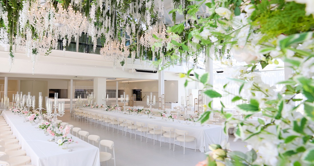 브라이튼하우스 강남 웨딩홀 전체 하객석과 플라워 디렉팅 장