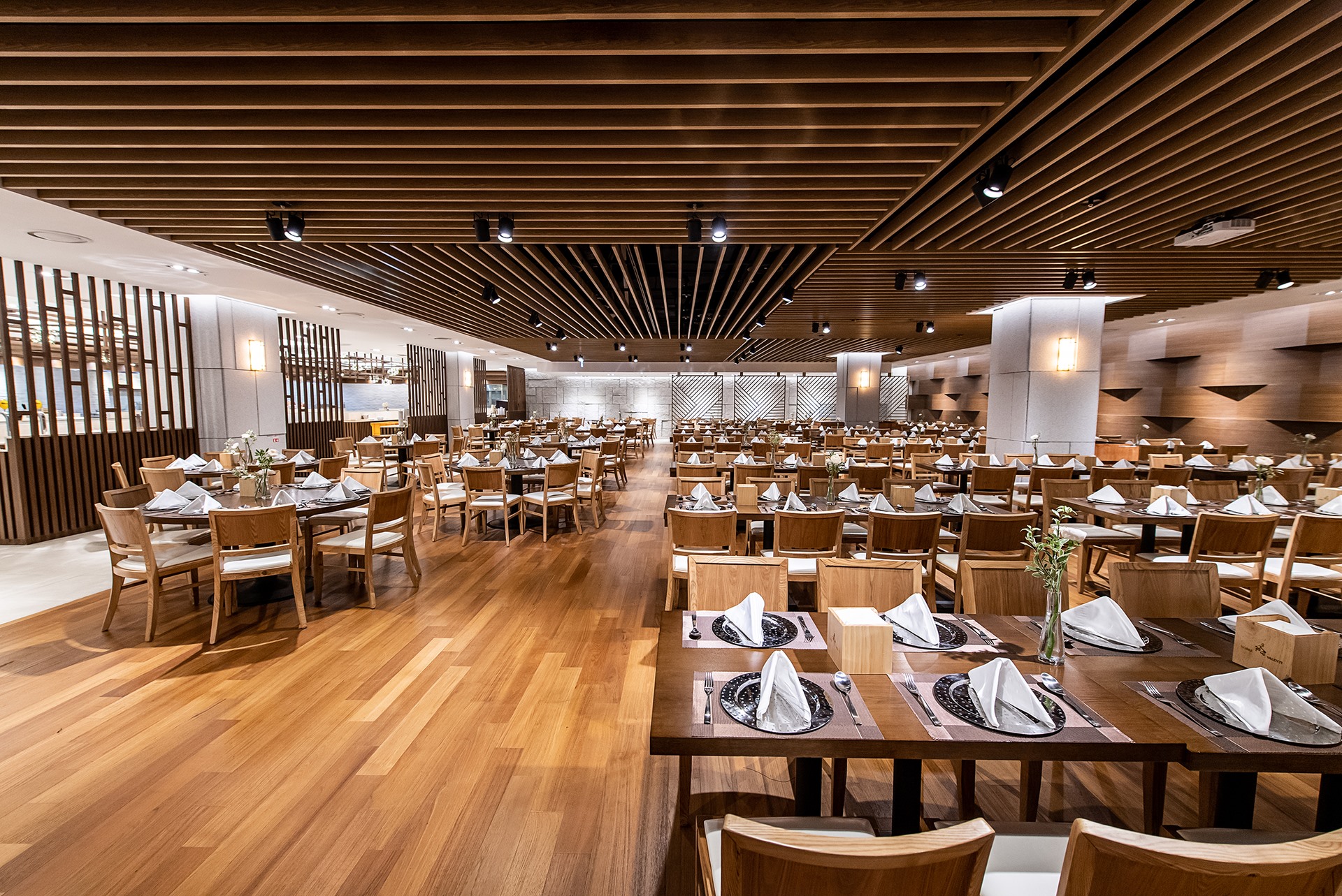 노블발렌티 대치 연회장 전경