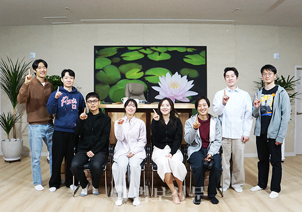 “수행은 특별한 경험이 아닌 ‘바로 이것’을 마주하는 일”이라는 무심선원 청년도반들은 지금처럼 마음 밝히는 데 삶의 중심을 두고 하루하루 정성껏 살아가고 싶다고 입을 모았다.
