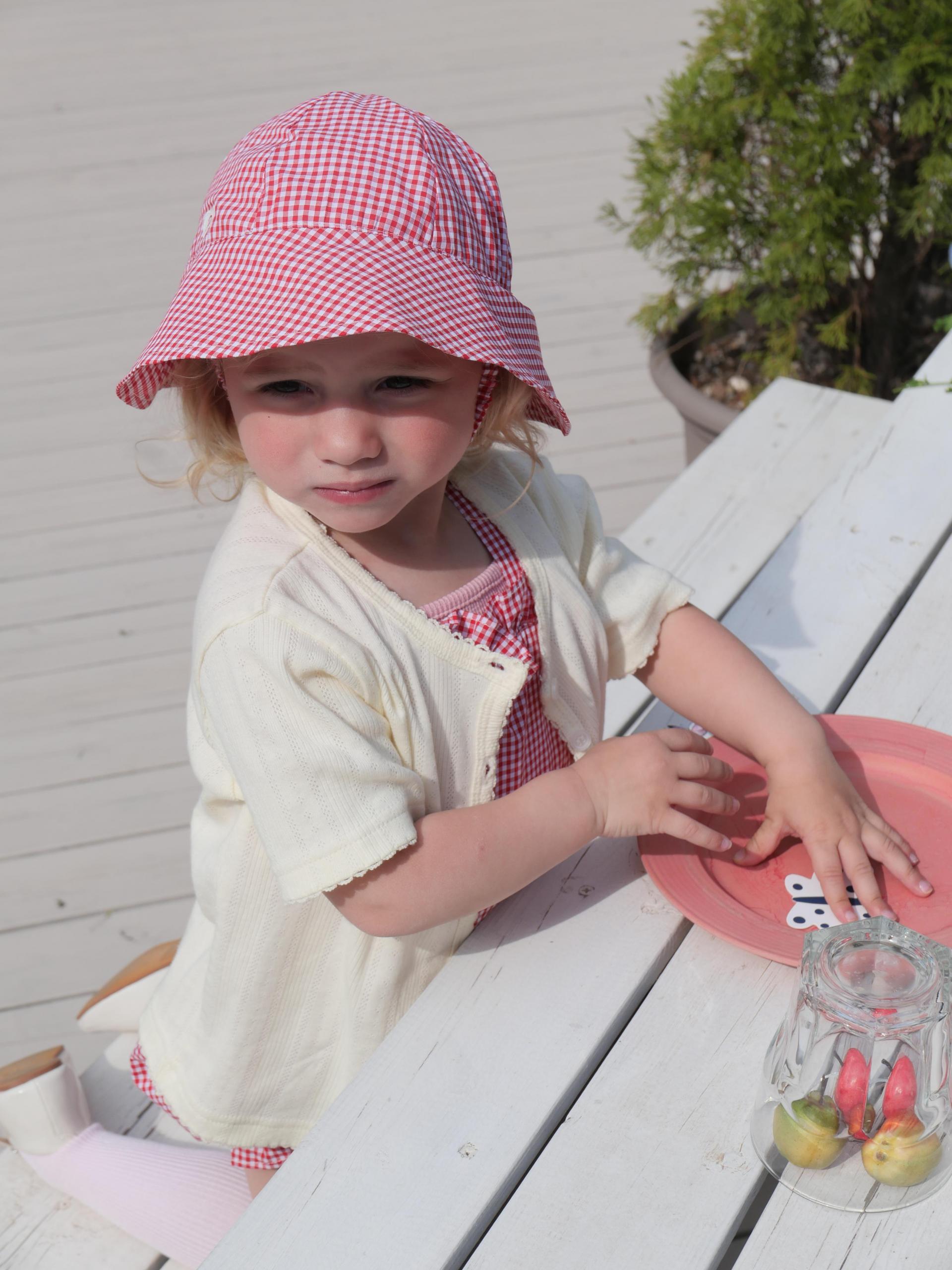 PG Heart Button Gingham Bucket Hat