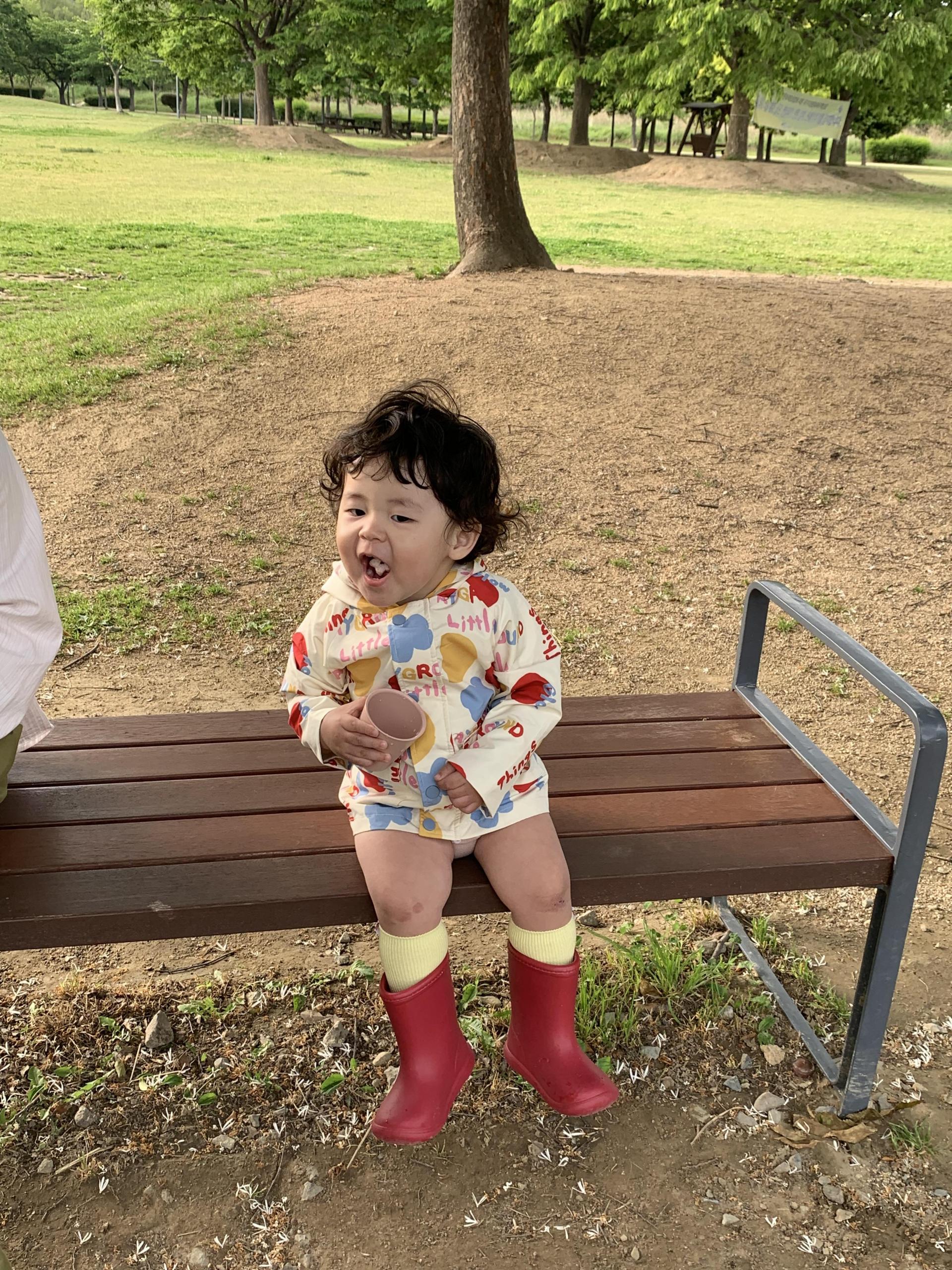 Little glow raincoat