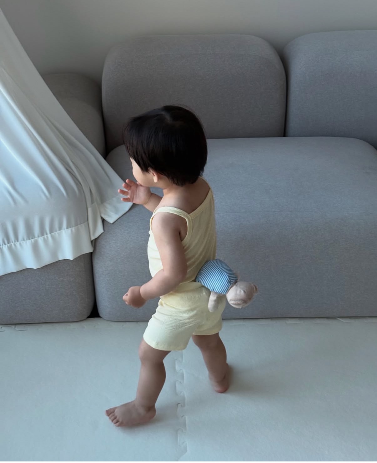 Sleeveless essential set-up