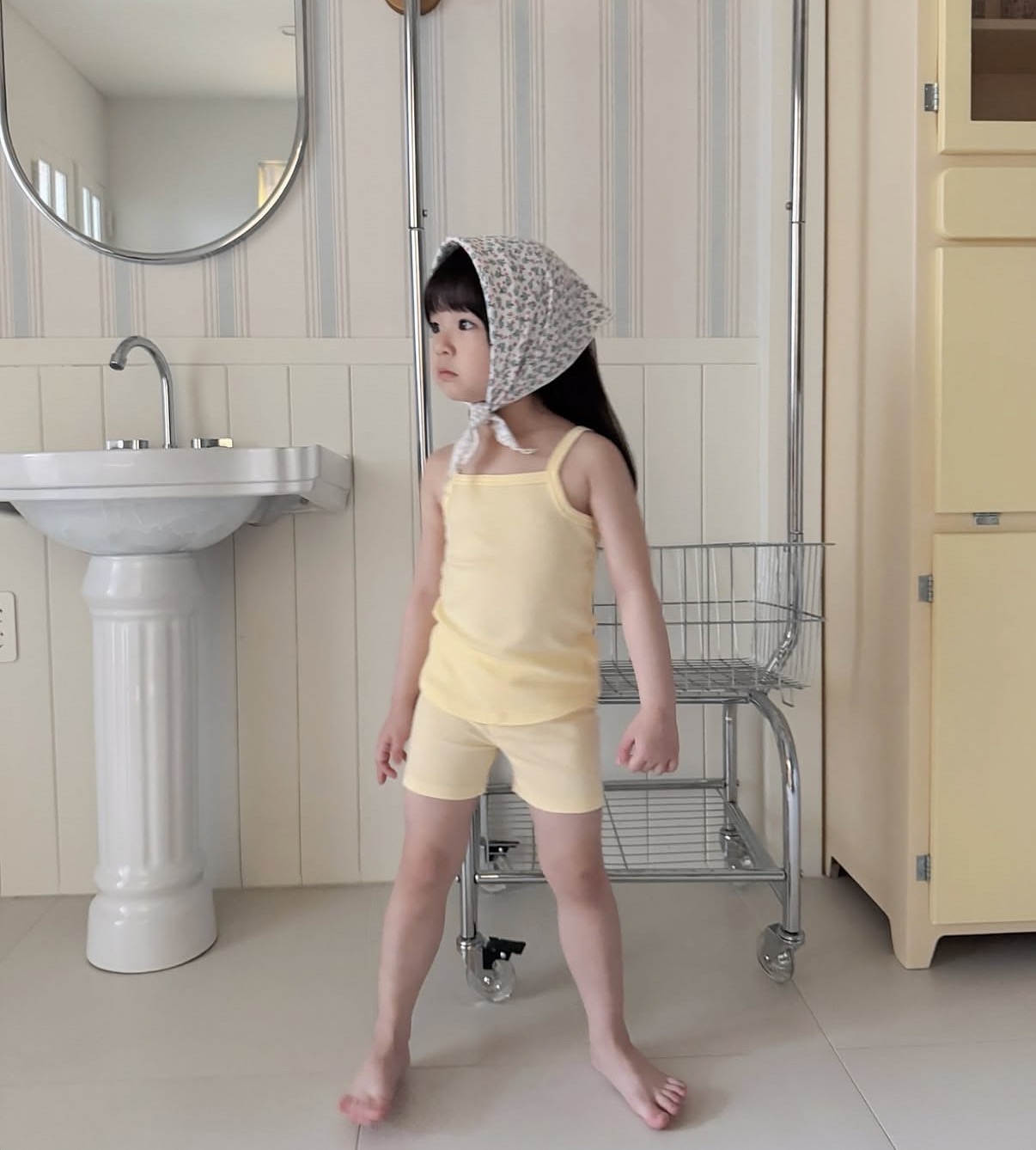 Sleeveless essential set-up