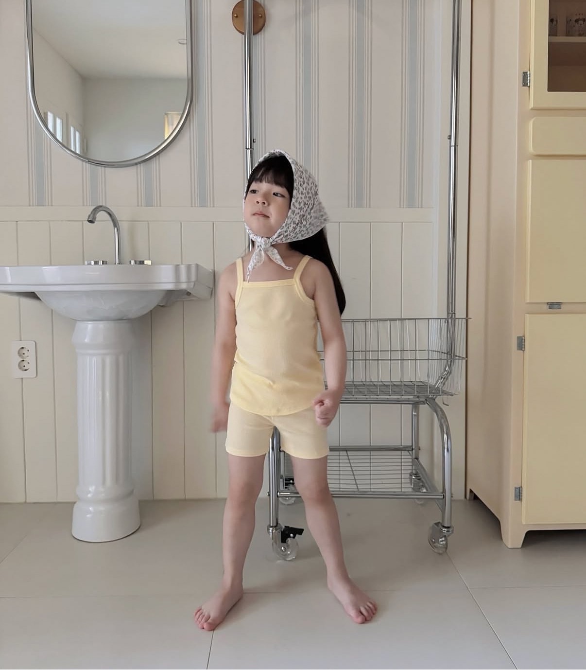 Sleeveless essential set-up