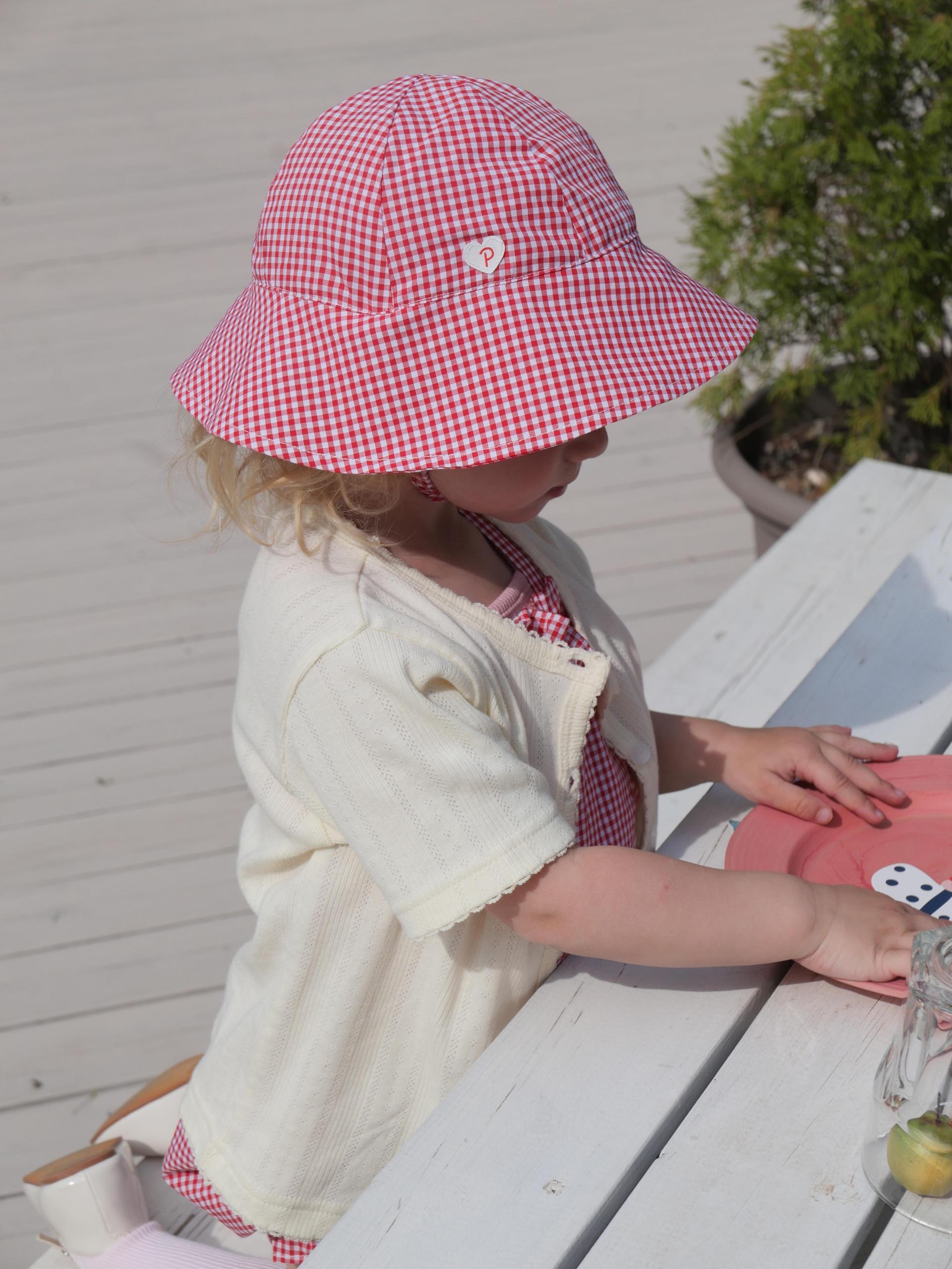 PG Heart Button Gingham Bucket Hat