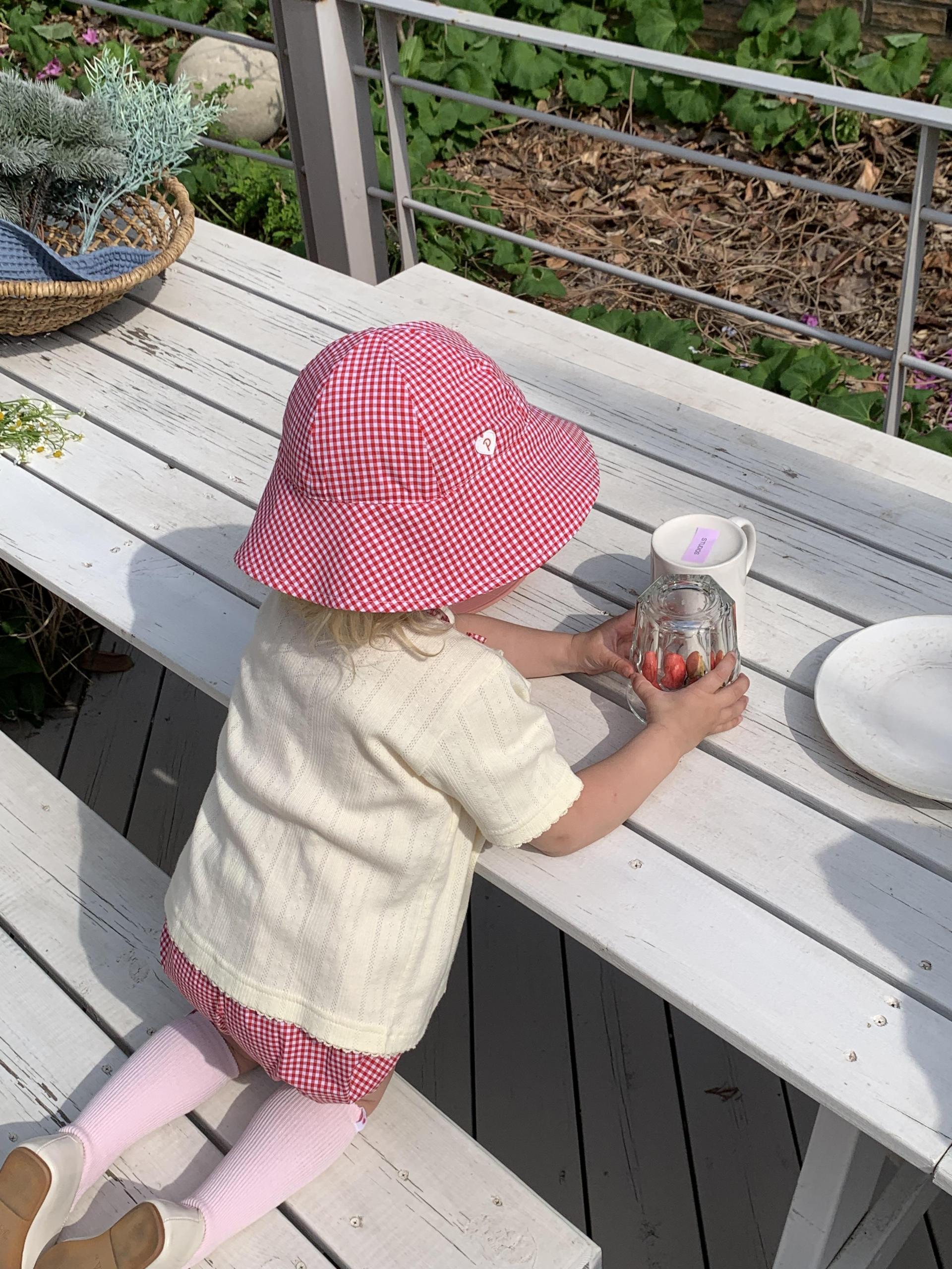 PG Heart Button Gingham Bucket Hat