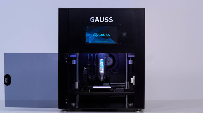 The GAUSS MT90 desktop paste metal 3D printer. Photo via MetalPrinting.