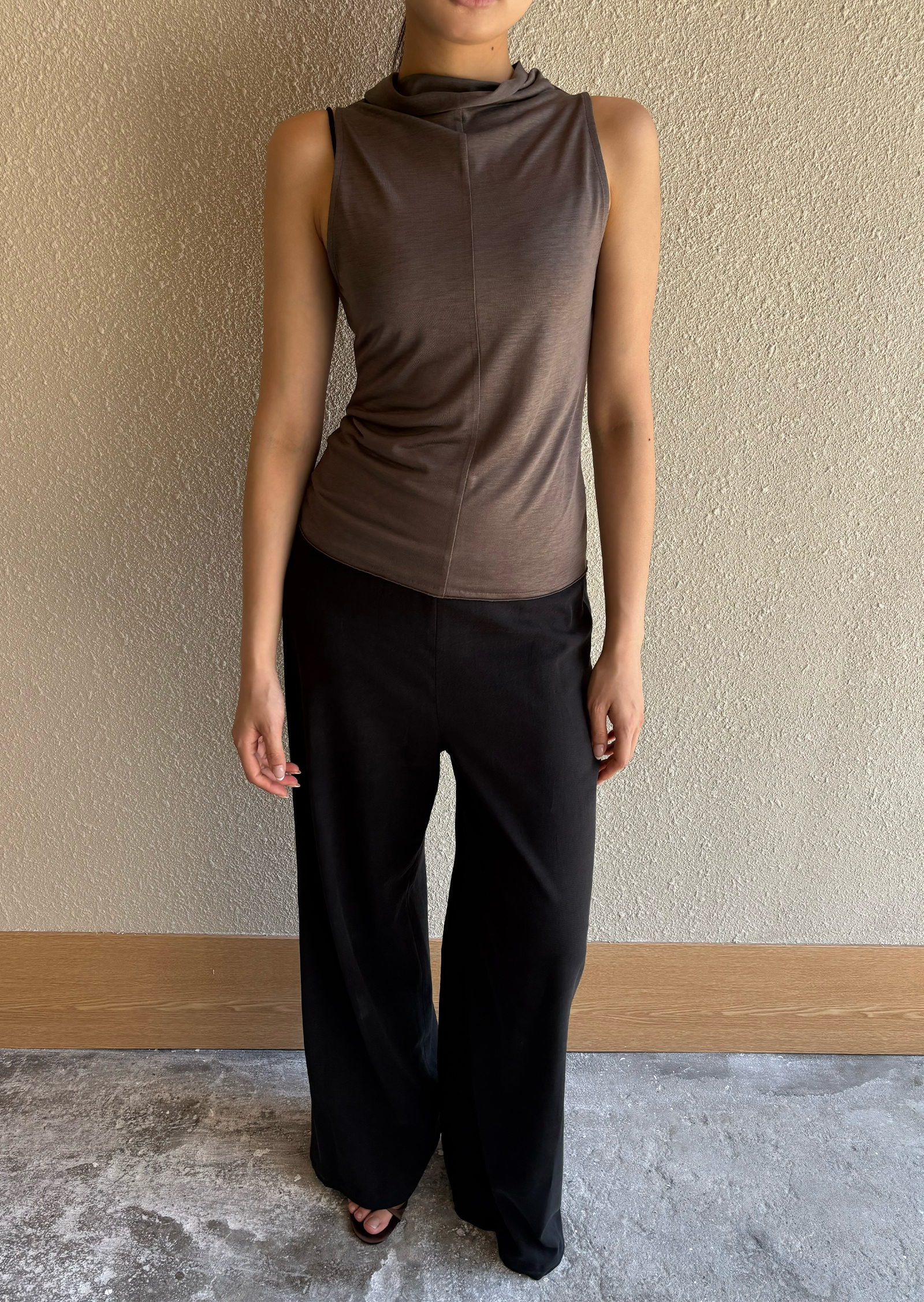 Drape Neck Sleeveless - brown / 7월 16일 출고