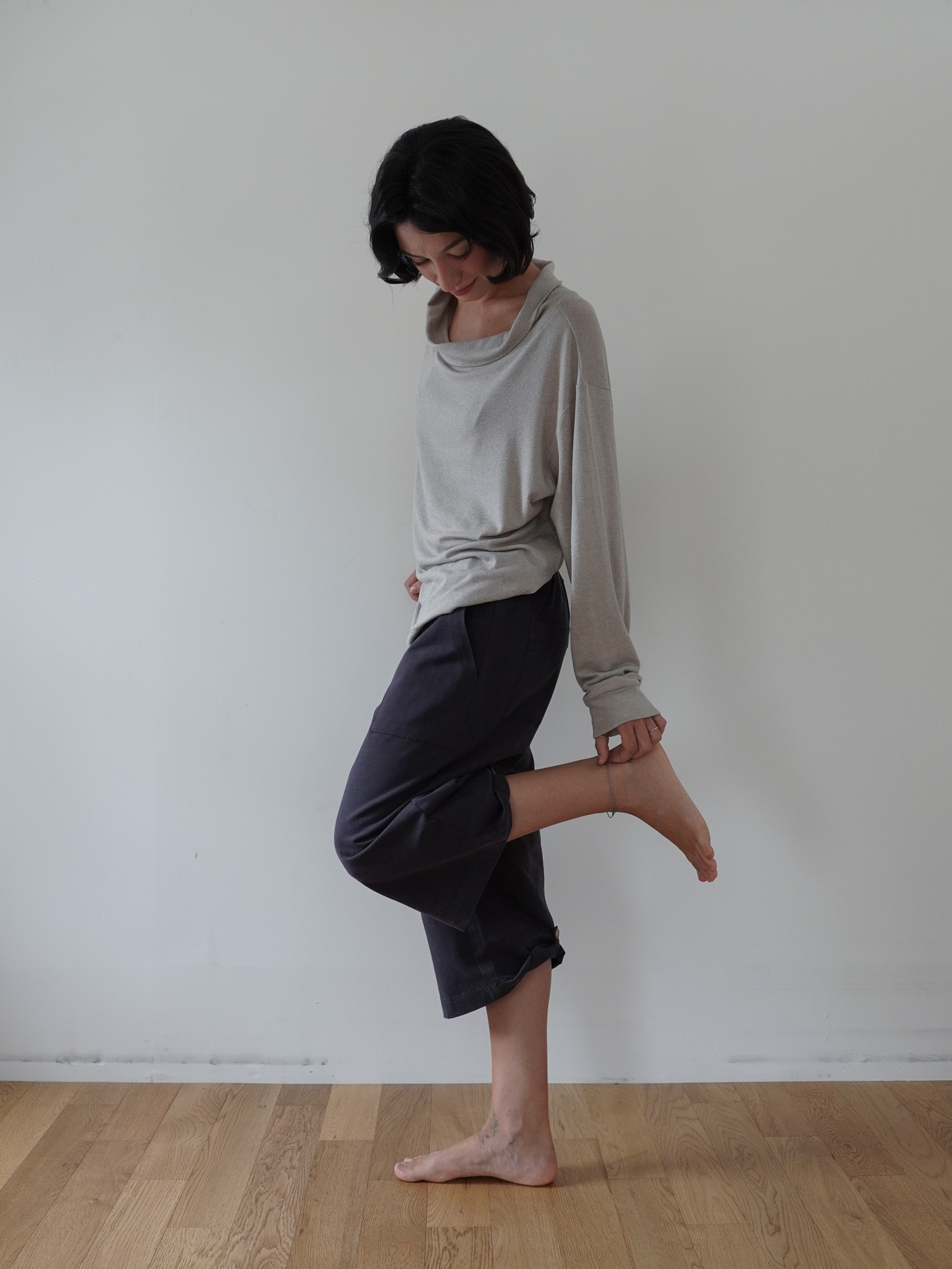 Back Button Cotton Half Pants - charcoal