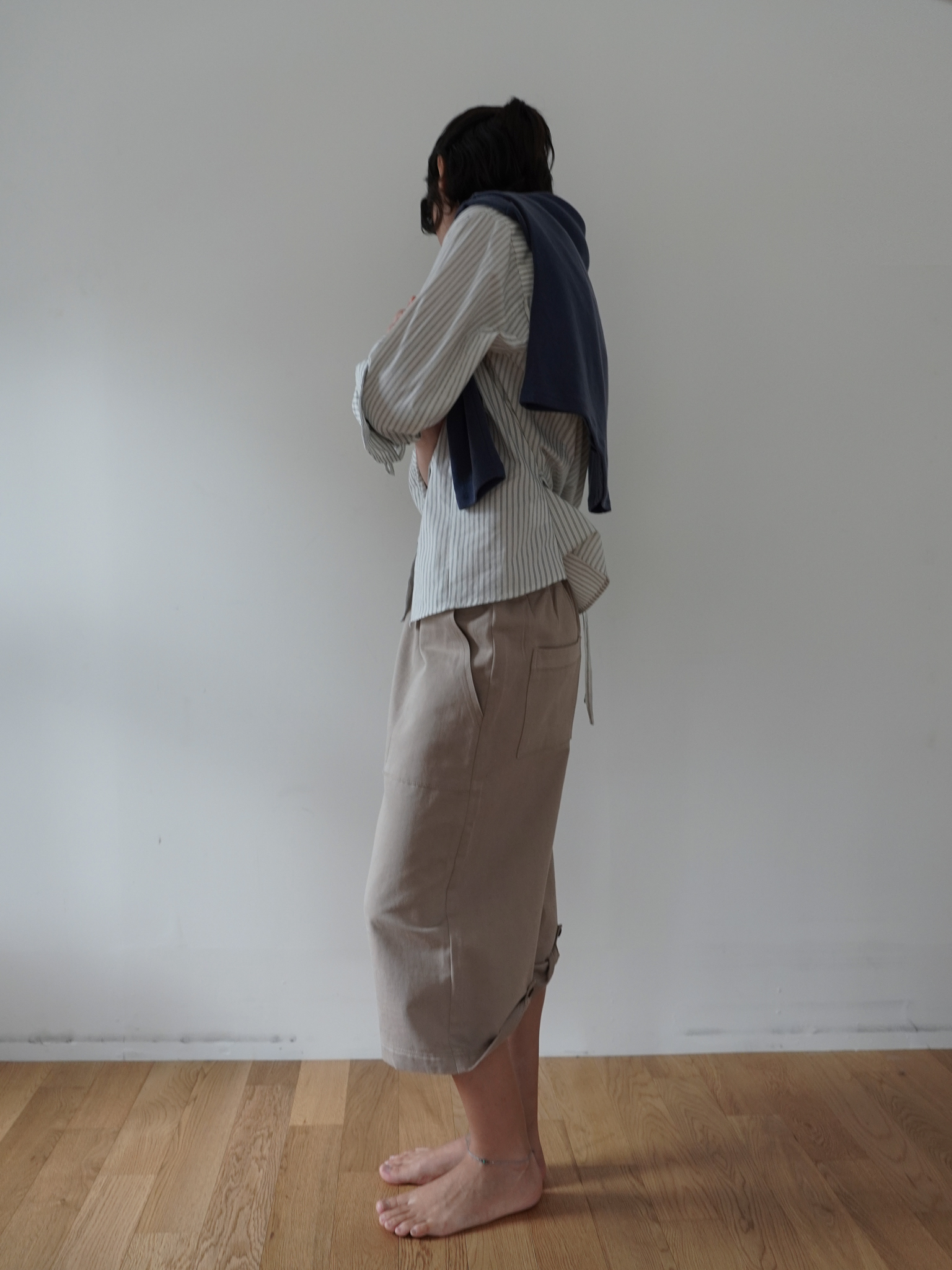 Back Button Cotton Half Pants - natural brown