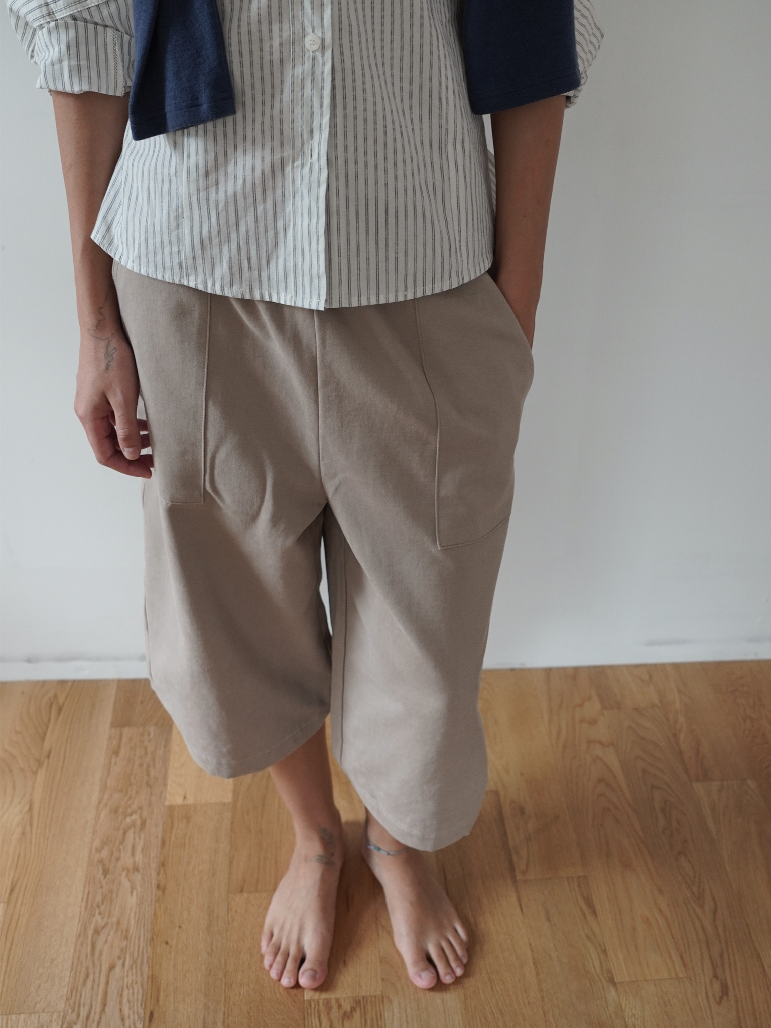 Back Button Cotton Half Pants - natural brown