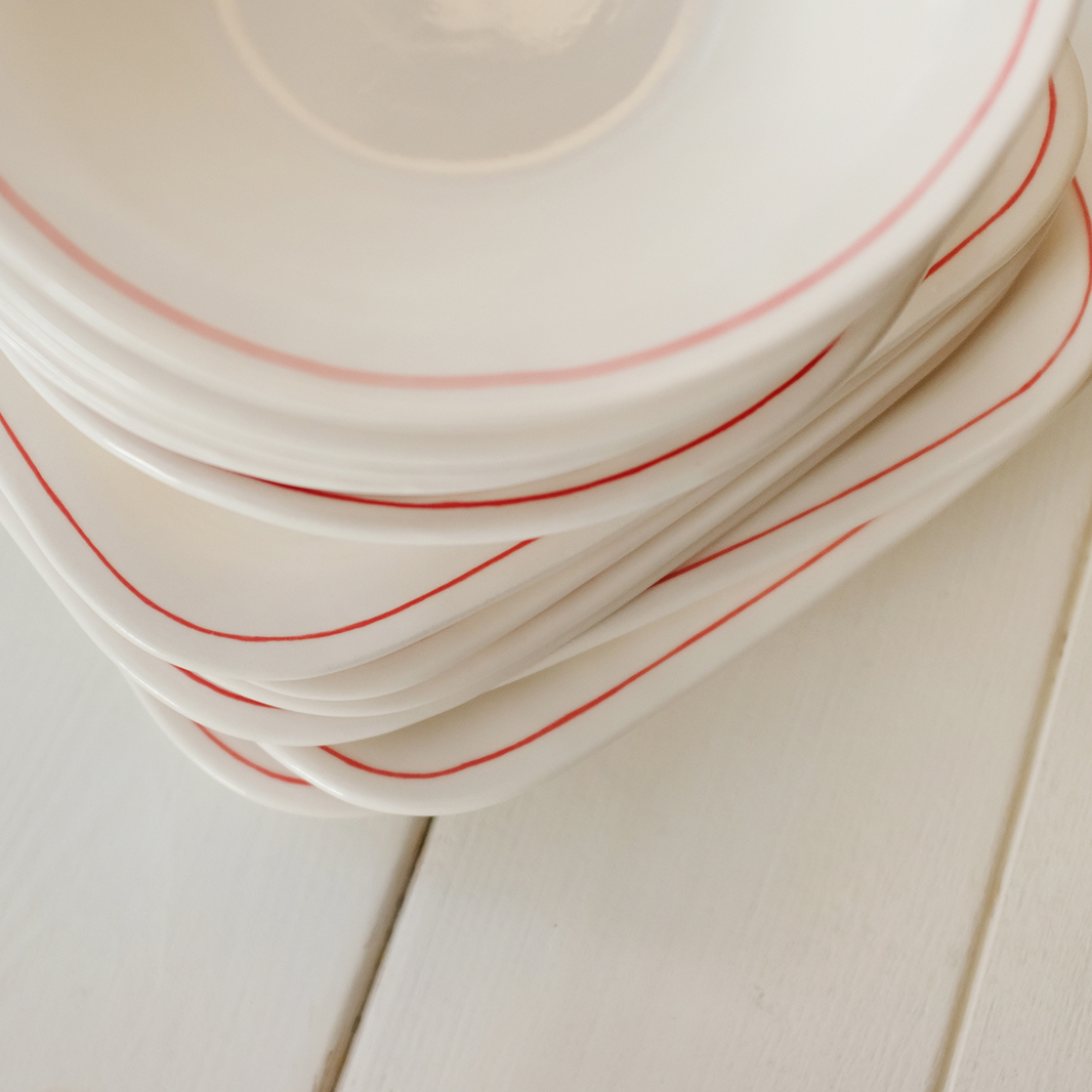 Red Currant Square Bowl