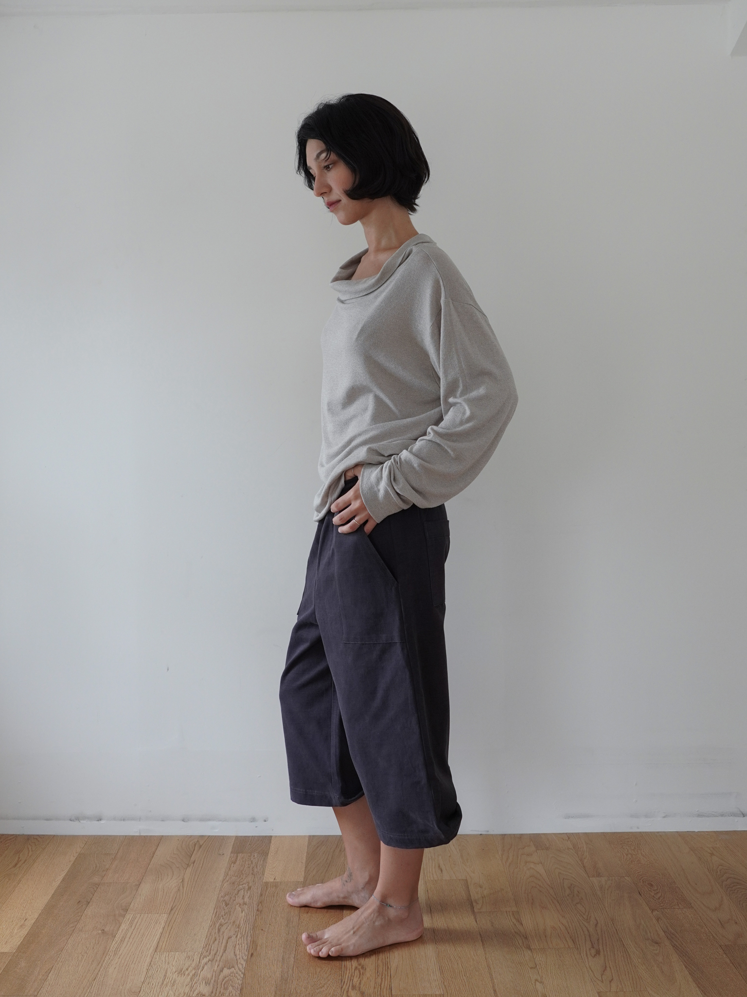 Back Button Cotton Half Pants - charcoal